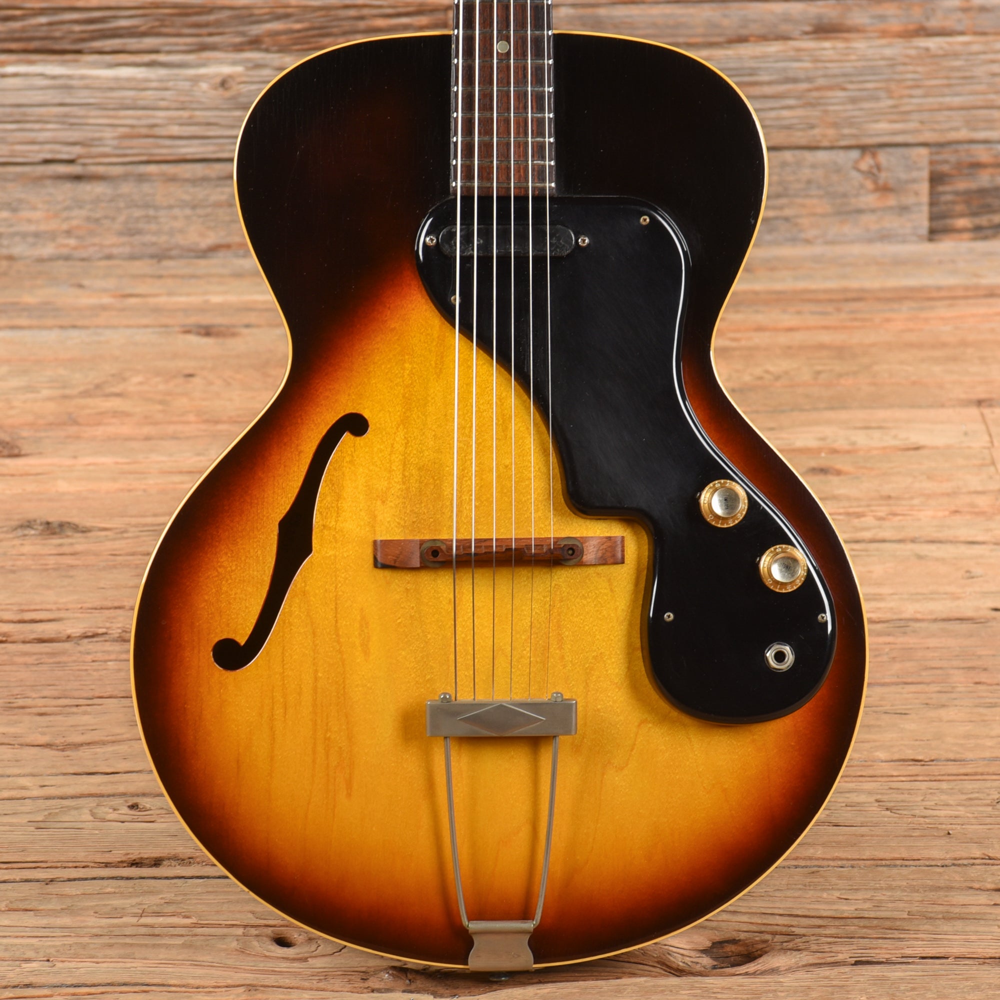 Gibson ES-120T Sunburst 1965 Electric Guitars / Hollow Body