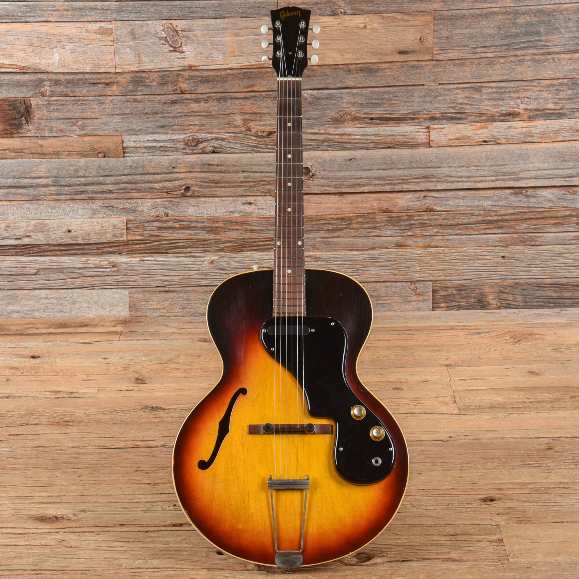 Gibson ES-120T Sunburst 1966 Electric Guitars / Hollow Body
