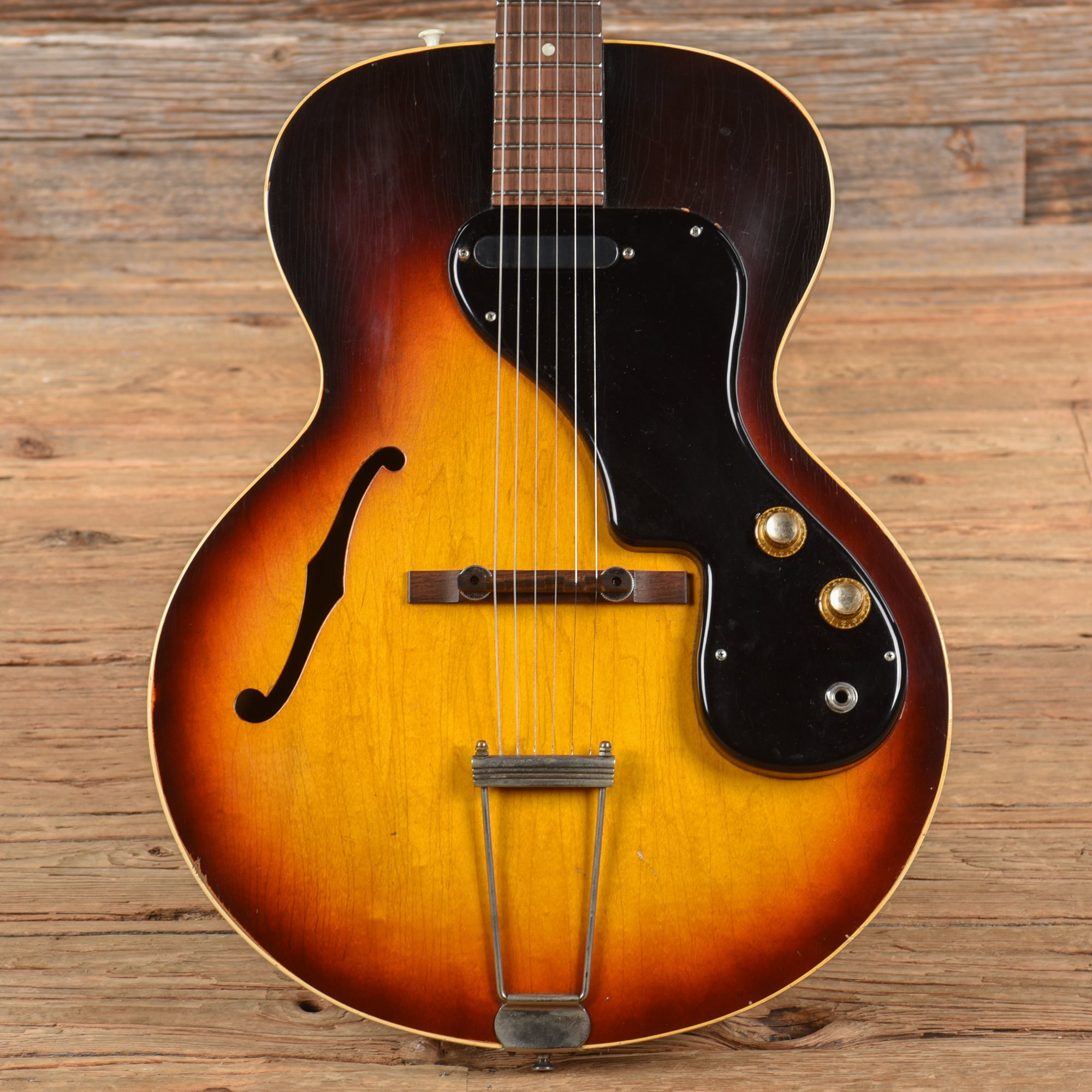 Gibson ES-120T Sunburst 1966 Electric Guitars / Hollow Body