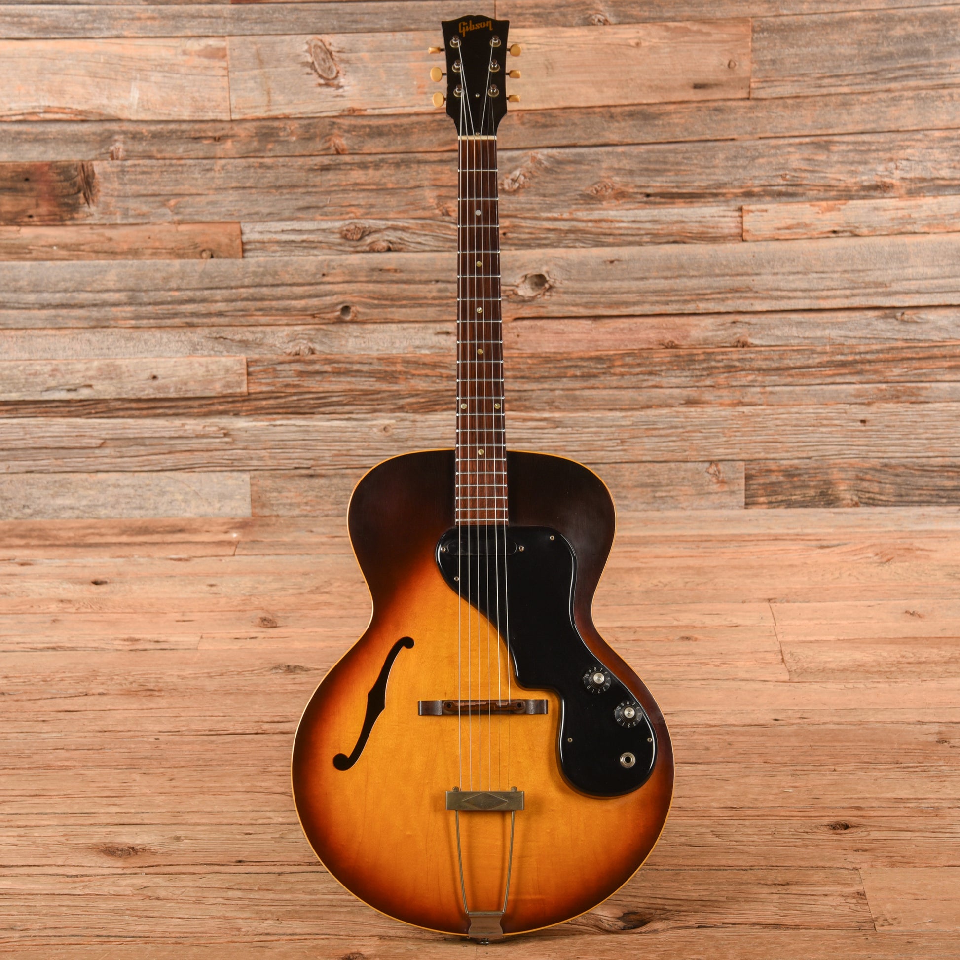 Gibson ES-120T Sunburst 1966 Electric Guitars / Hollow Body