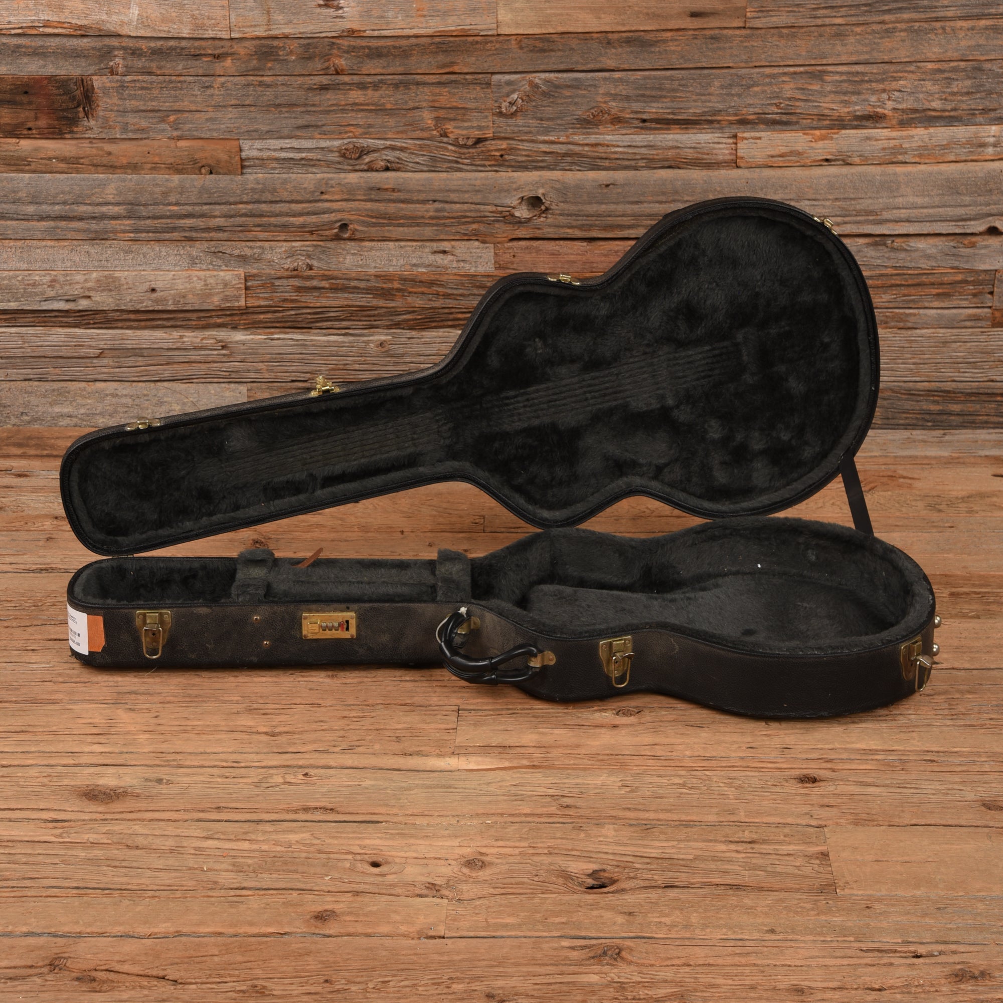 Gibson ES-135 Cherry 2002 Electric Guitars / Hollow Body