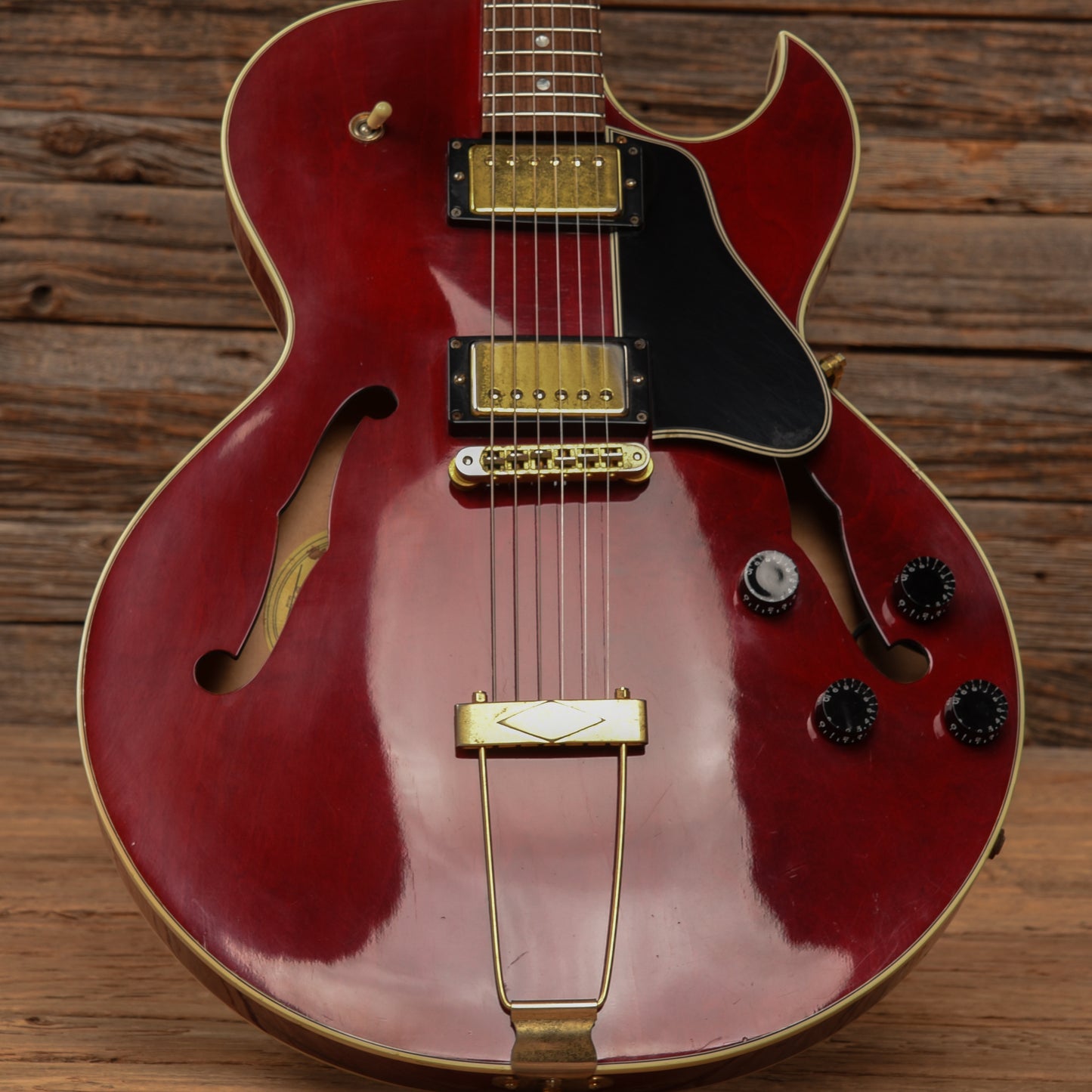 Gibson ES-135 Cherry 2002 Electric Guitars / Hollow Body