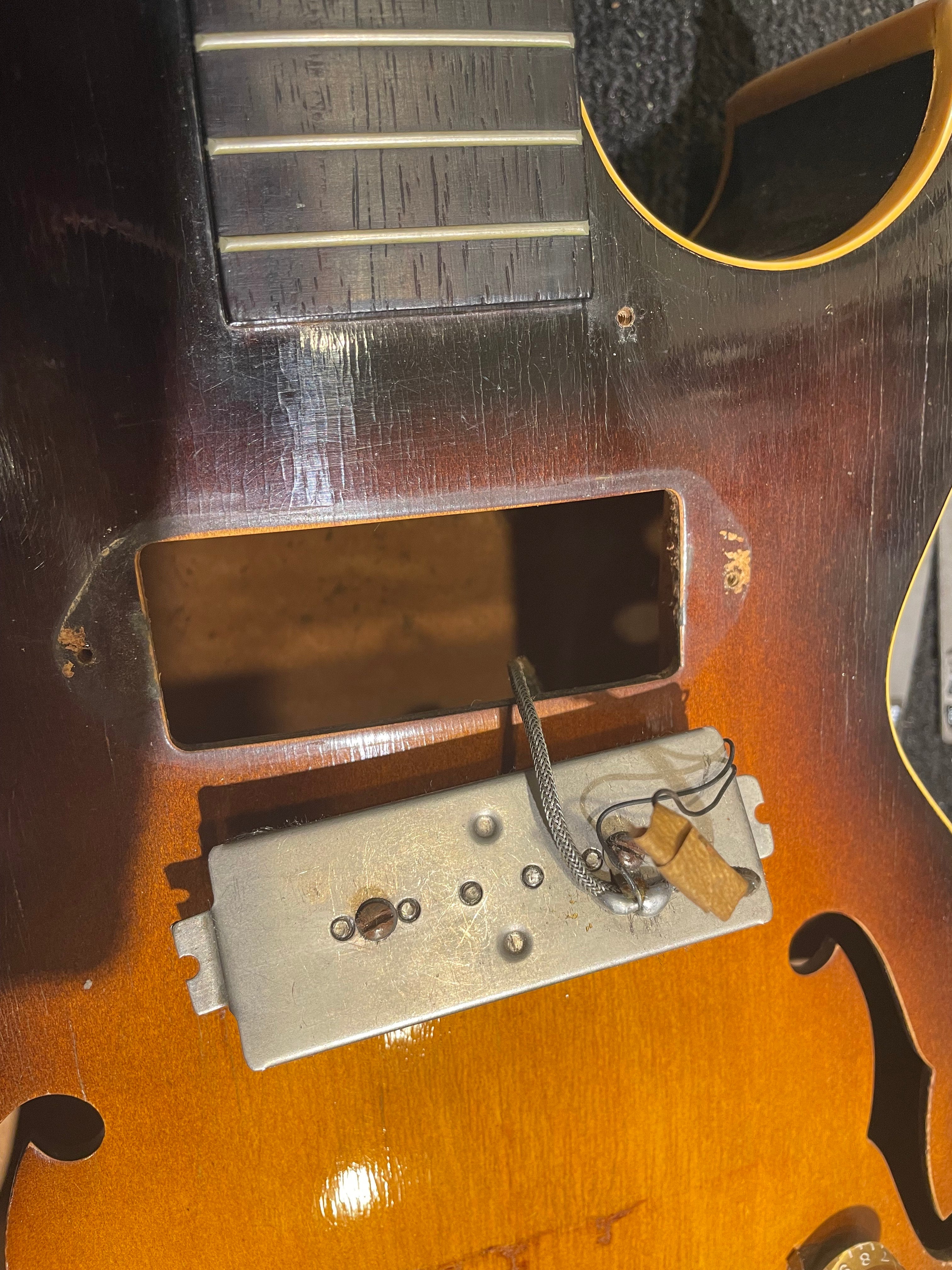 Gibson ES-140 3/4 Sunburst 1950 Electric Guitars / Hollow Body