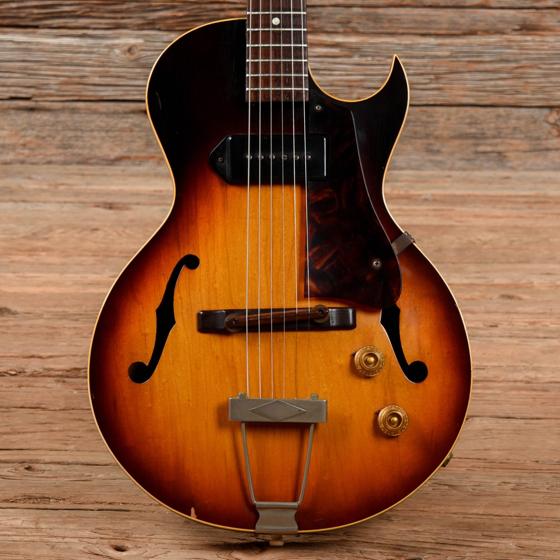 Gibson ES-140 Sunburst 1959 Electric Guitars / Hollow Body