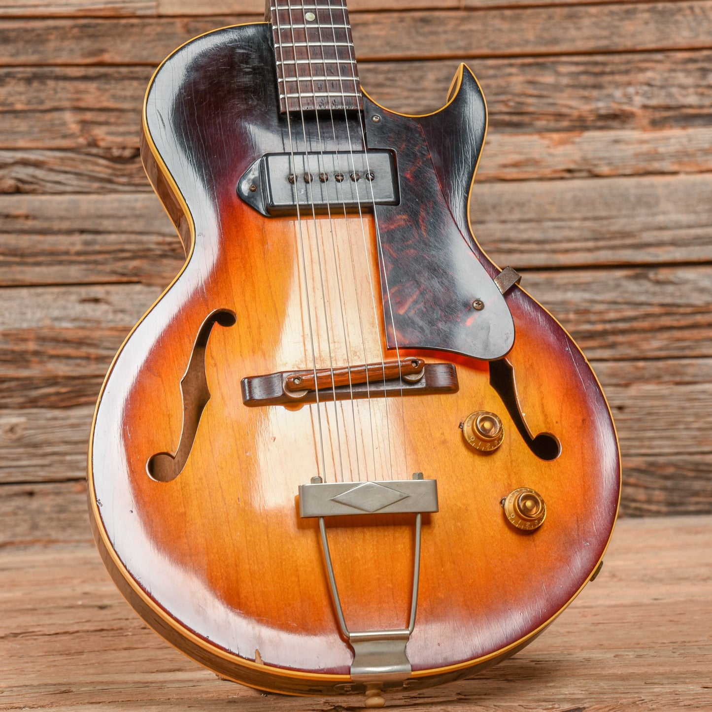 Gibson ES-140 Sunburst 1959 Electric Guitars / Hollow Body