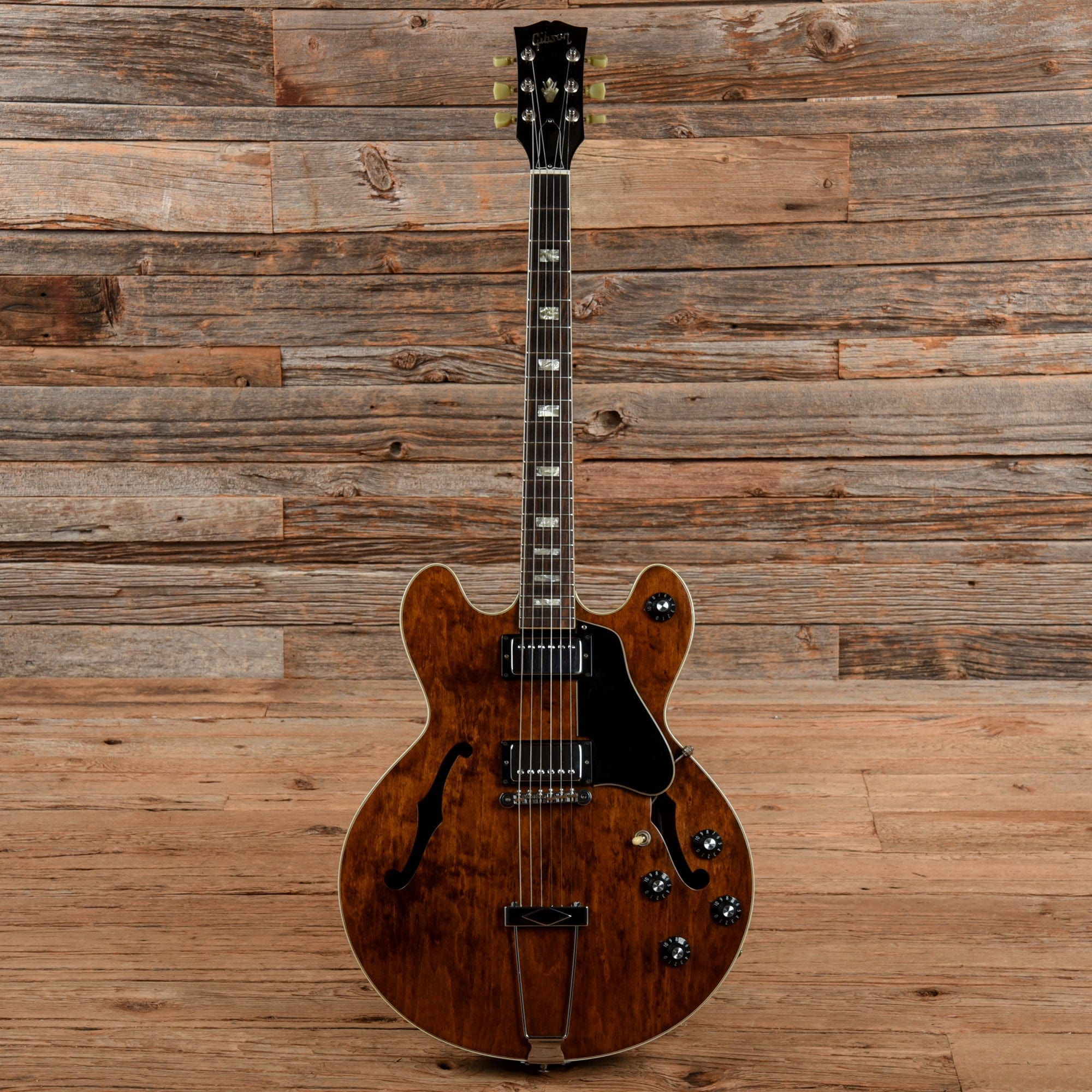 Gibson ES-150D Walnut 1974 Electric Guitars / Hollow Body