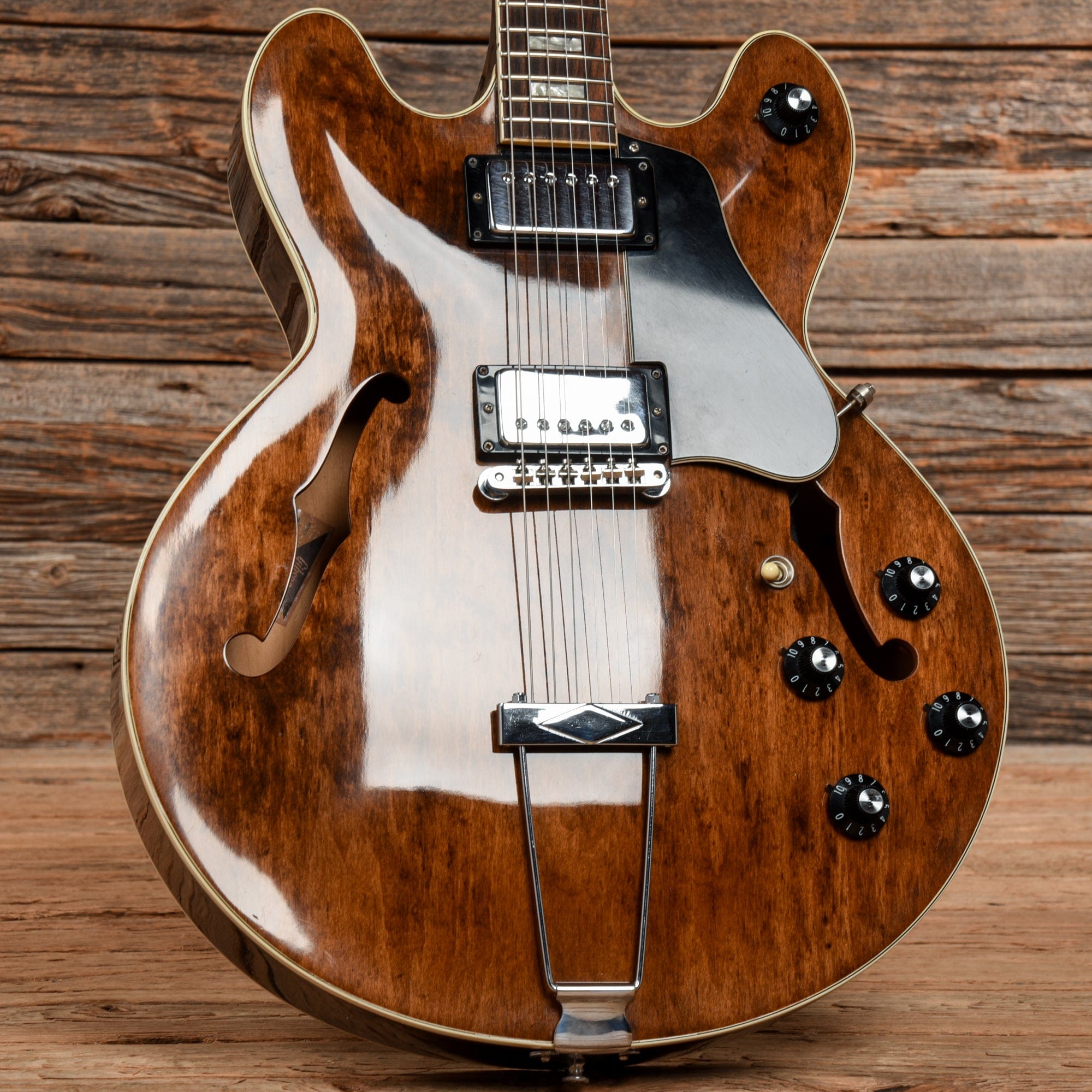 Gibson ES-150D Walnut 1974 Electric Guitars / Hollow Body