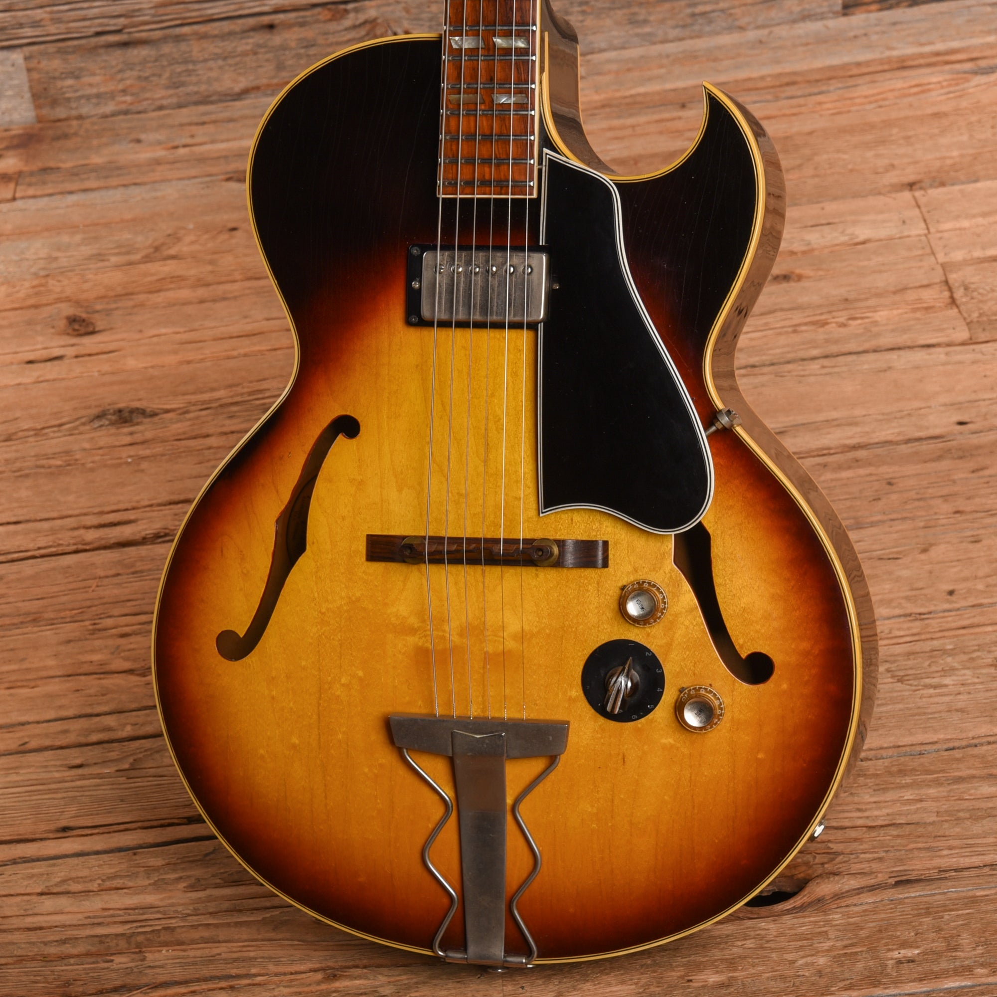 Gibson ES-175 w/ Varitone Sunburst 1964 Electric Guitars / Hollow Body