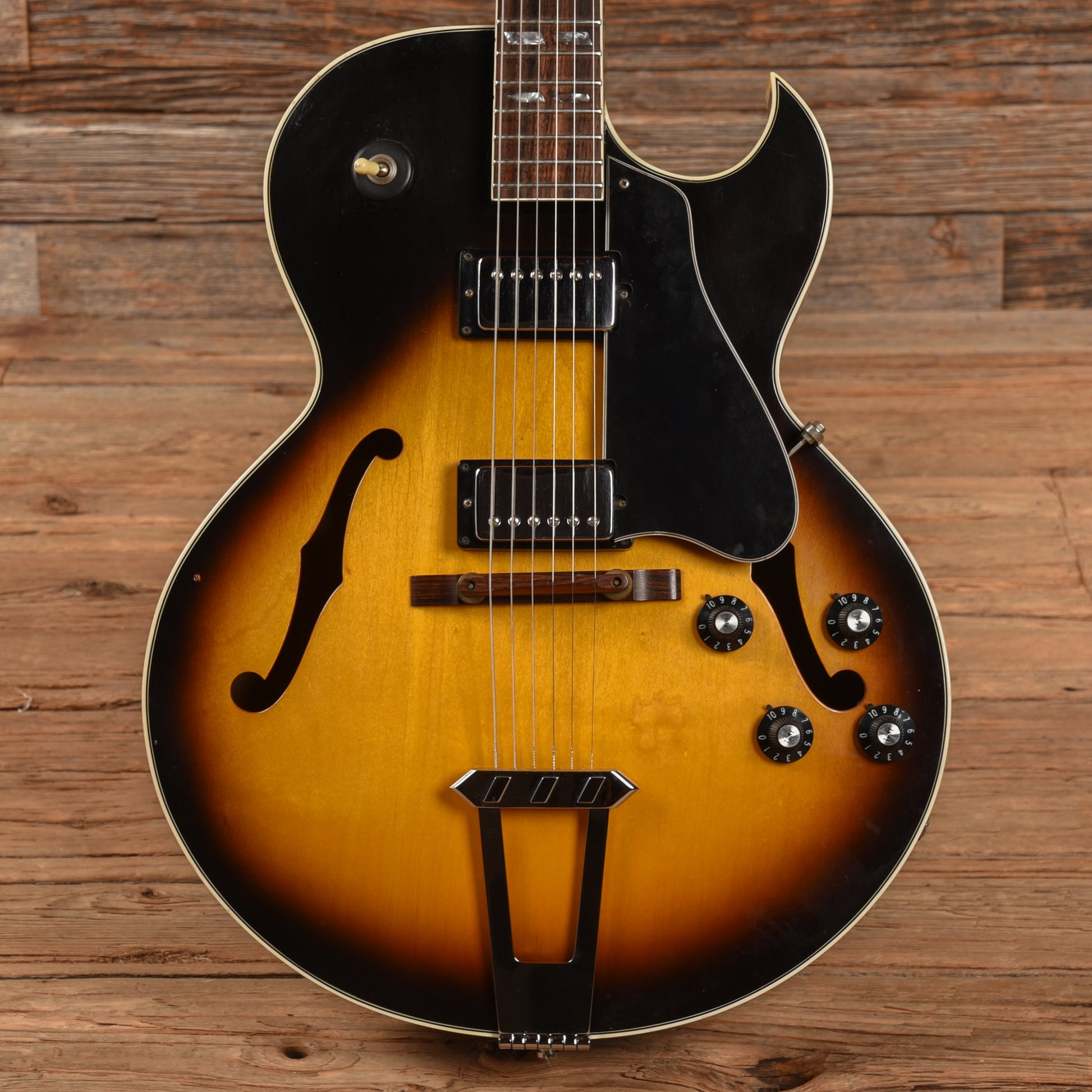 Gibson ES-175D Sunburst 1976 Electric Guitars / Hollow Body