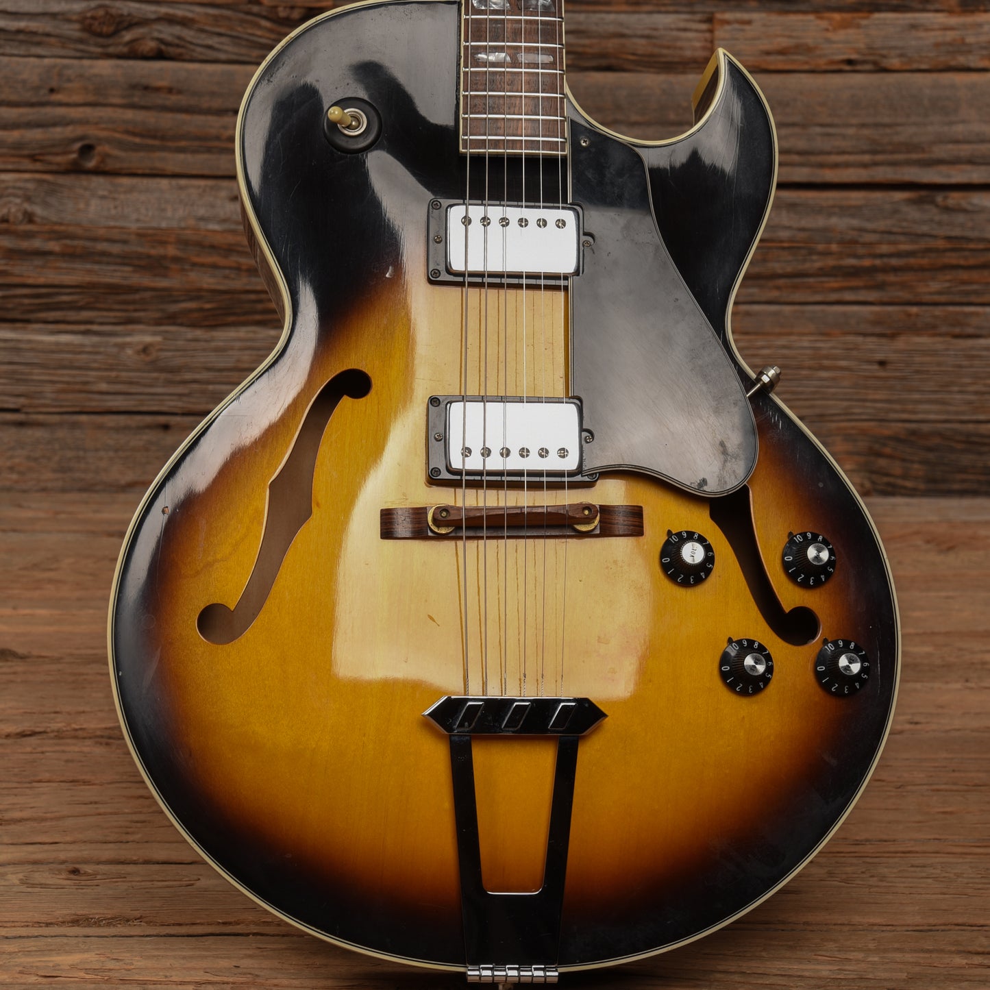 Gibson ES-175D Sunburst 1976 Electric Guitars / Hollow Body