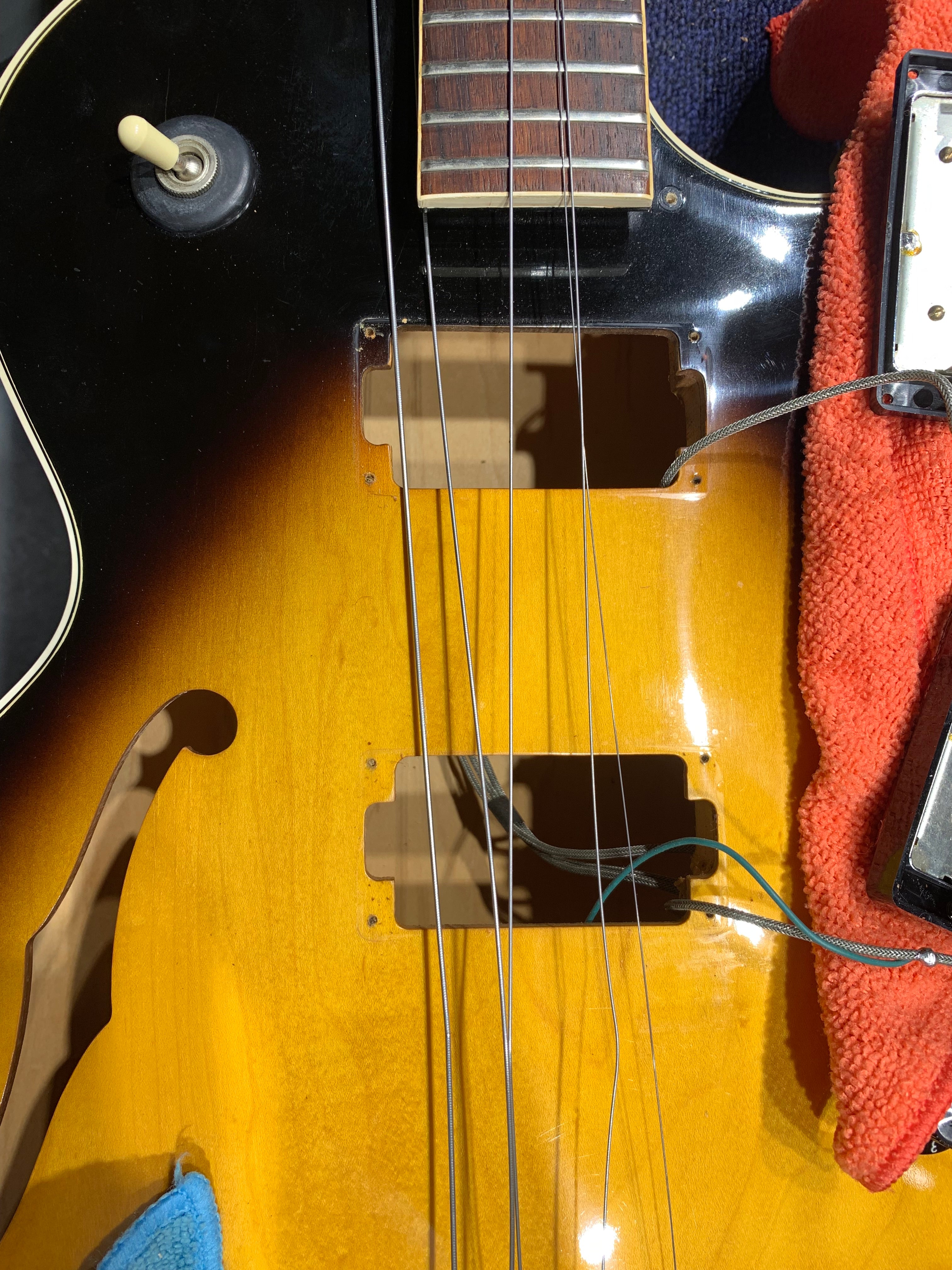 Gibson ES-175D Sunburst 1976 Electric Guitars / Hollow Body