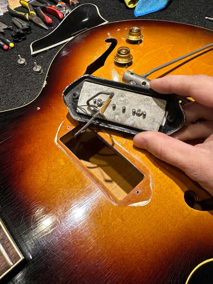 Gibson ES-225 Sunburst 1958 Electric Guitars / Hollow Body