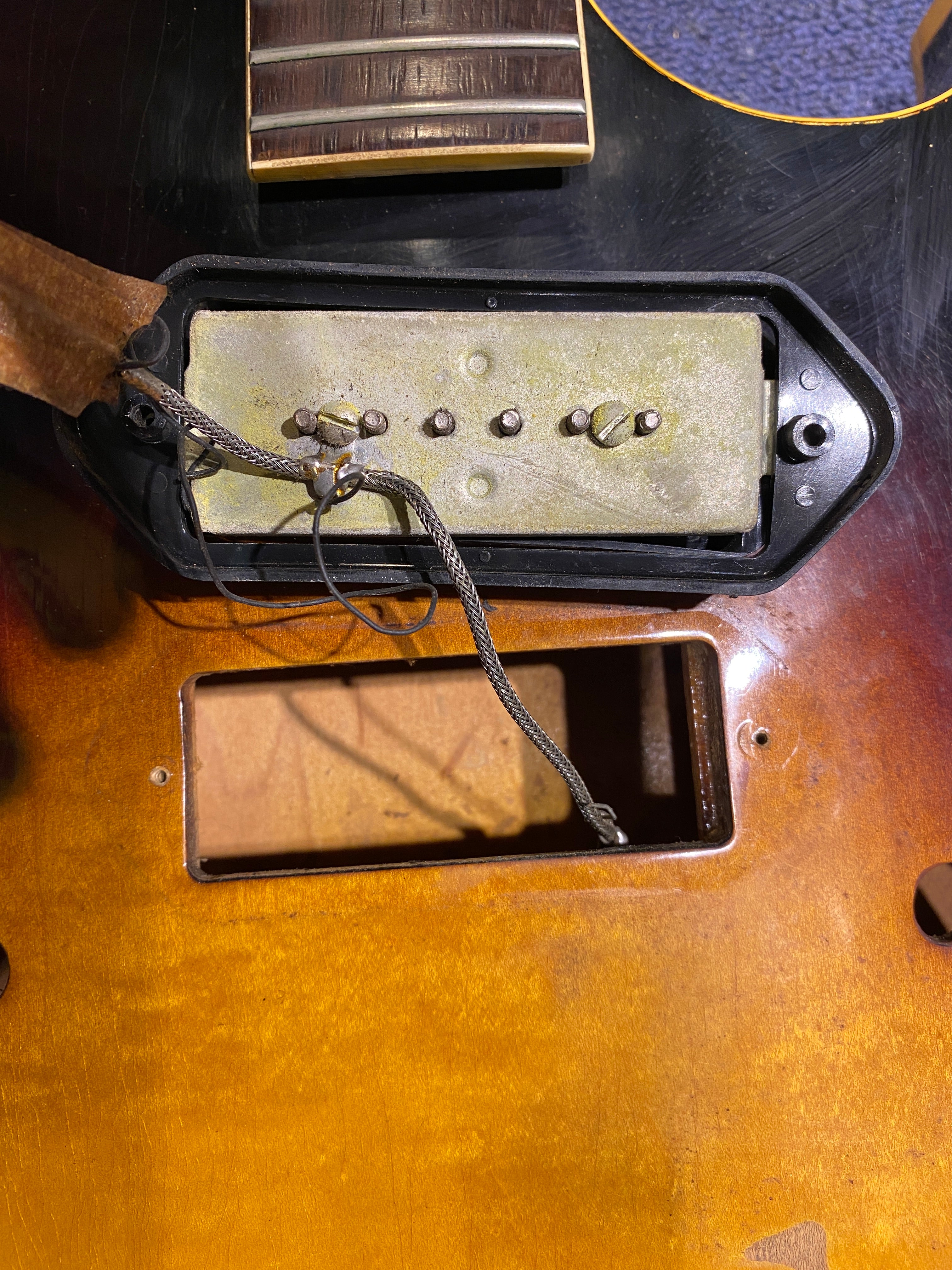 Gibson ES-225 Sunburst 1958 Electric Guitars / Hollow Body