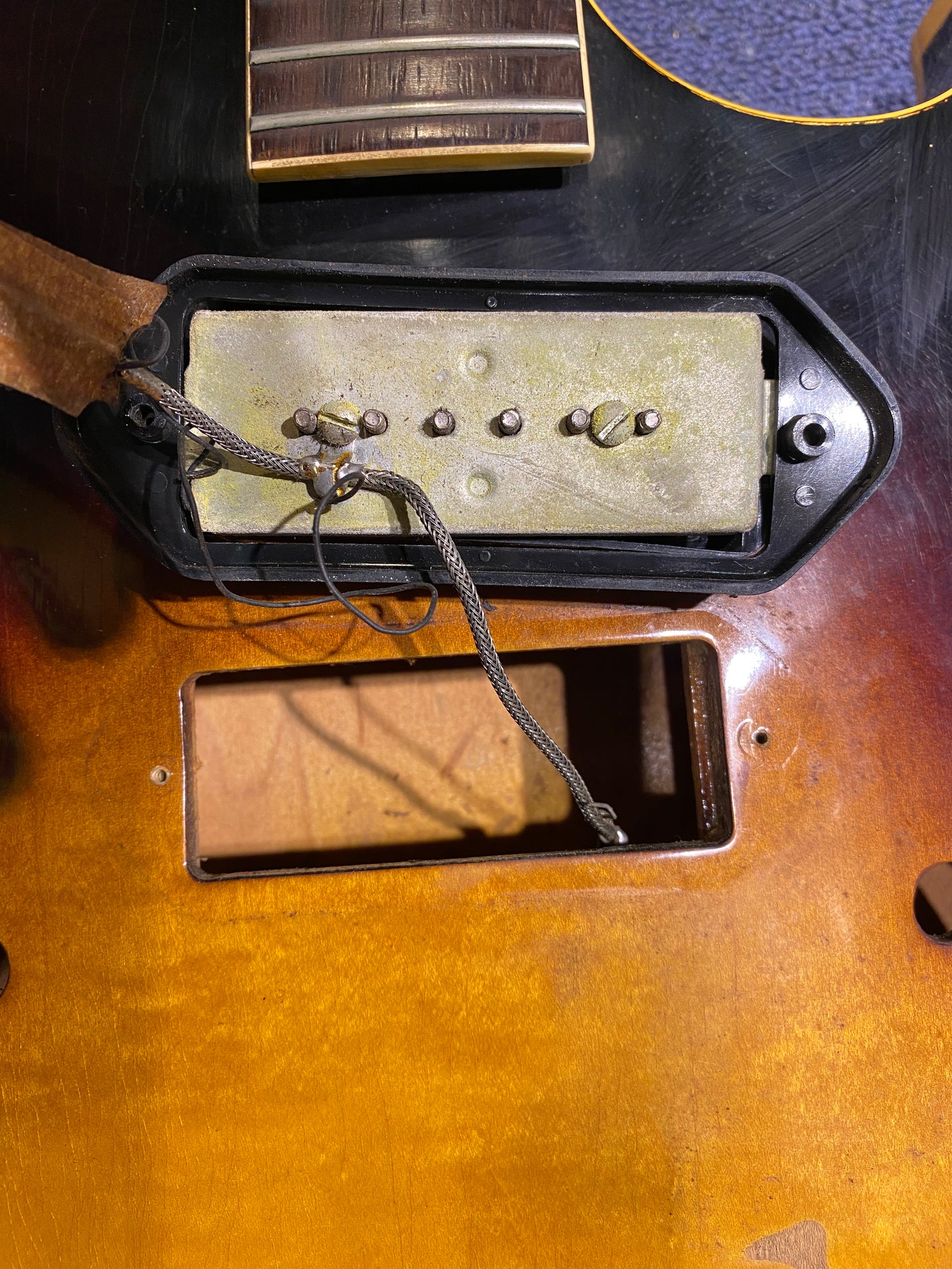 Gibson ES-225 Sunburst 1958 Electric Guitars / Hollow Body