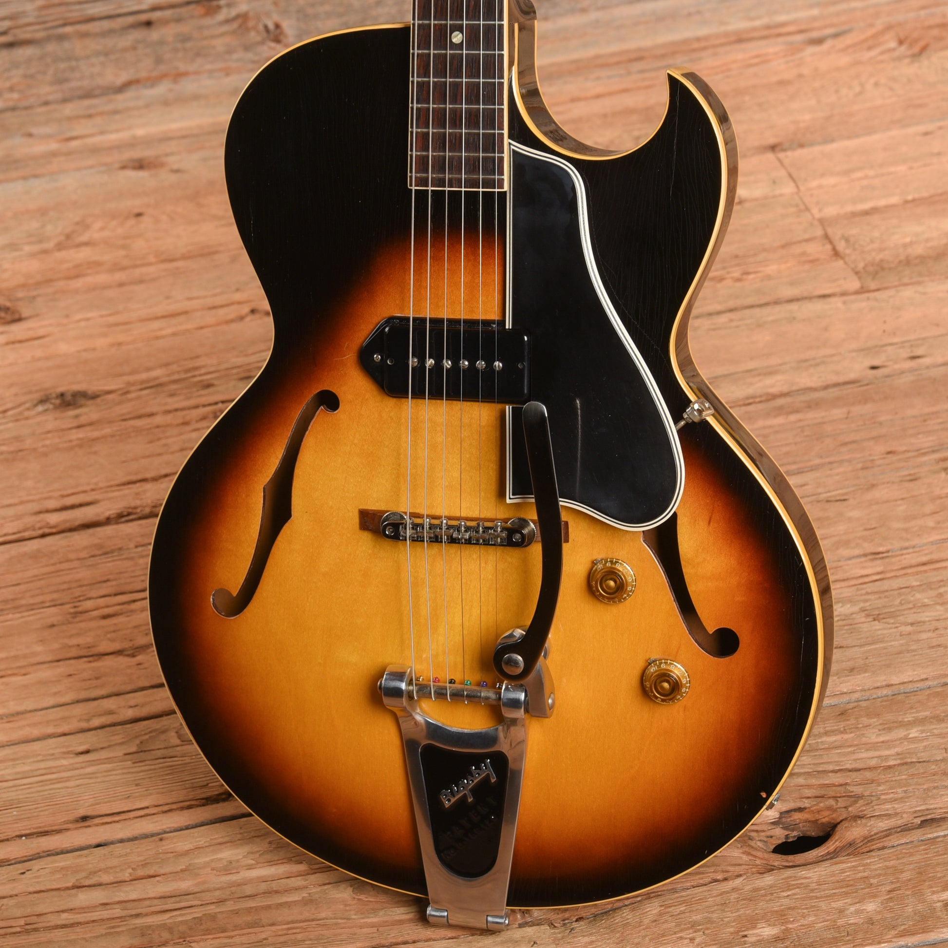Gibson ES-225T Sunburst 1956 Electric Guitars / Hollow Body