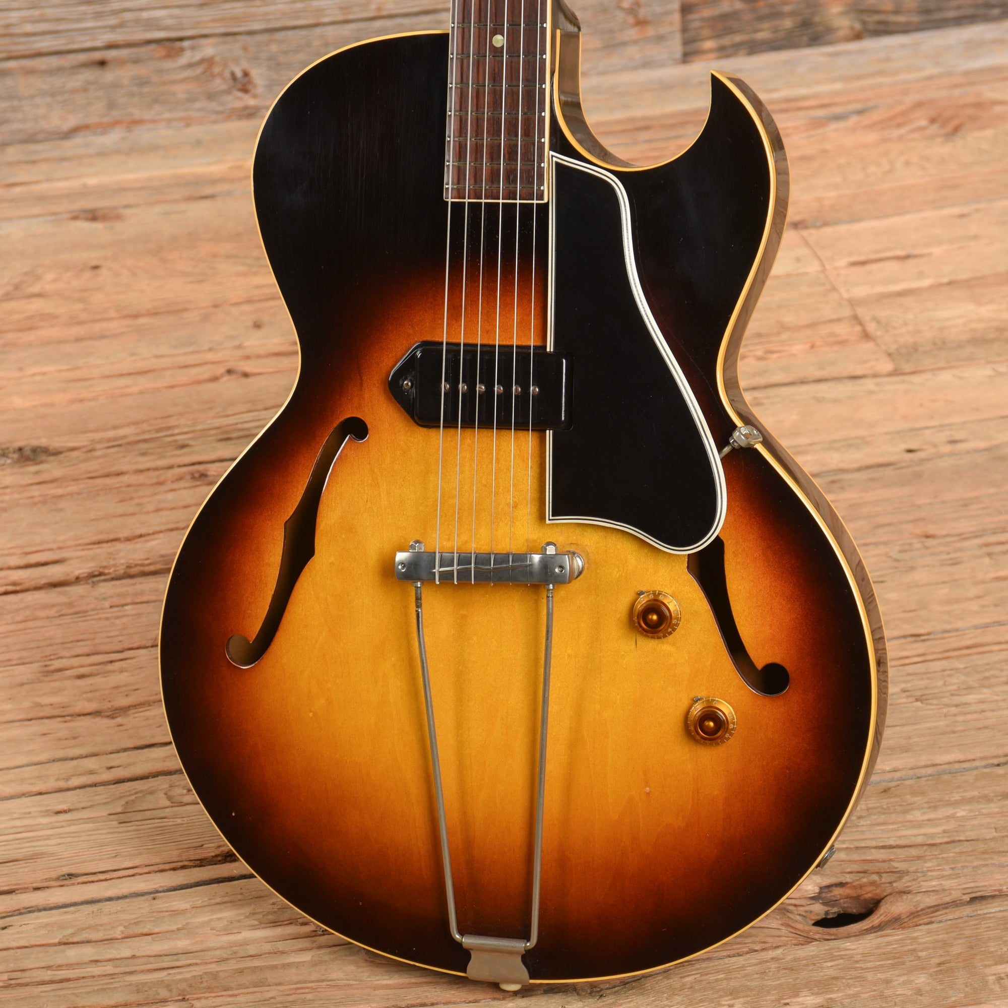 Gibson ES-225T Sunburst 1957 Electric Guitars / Hollow Body