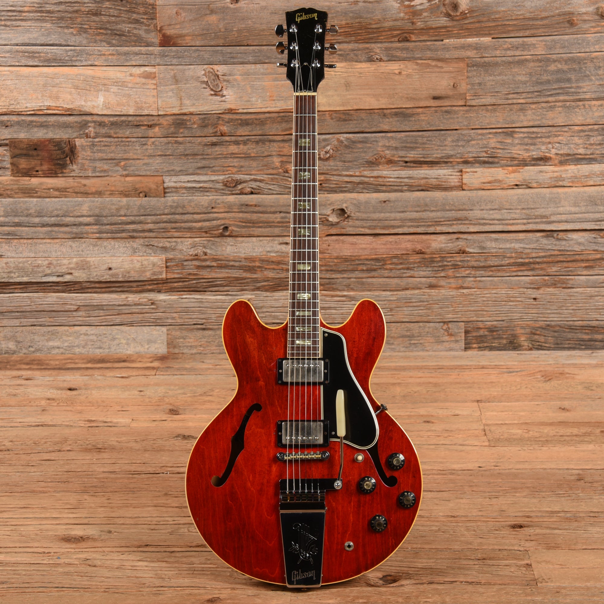 Gibson ES-330 Cherry 1967 Electric Guitars / Hollow Body