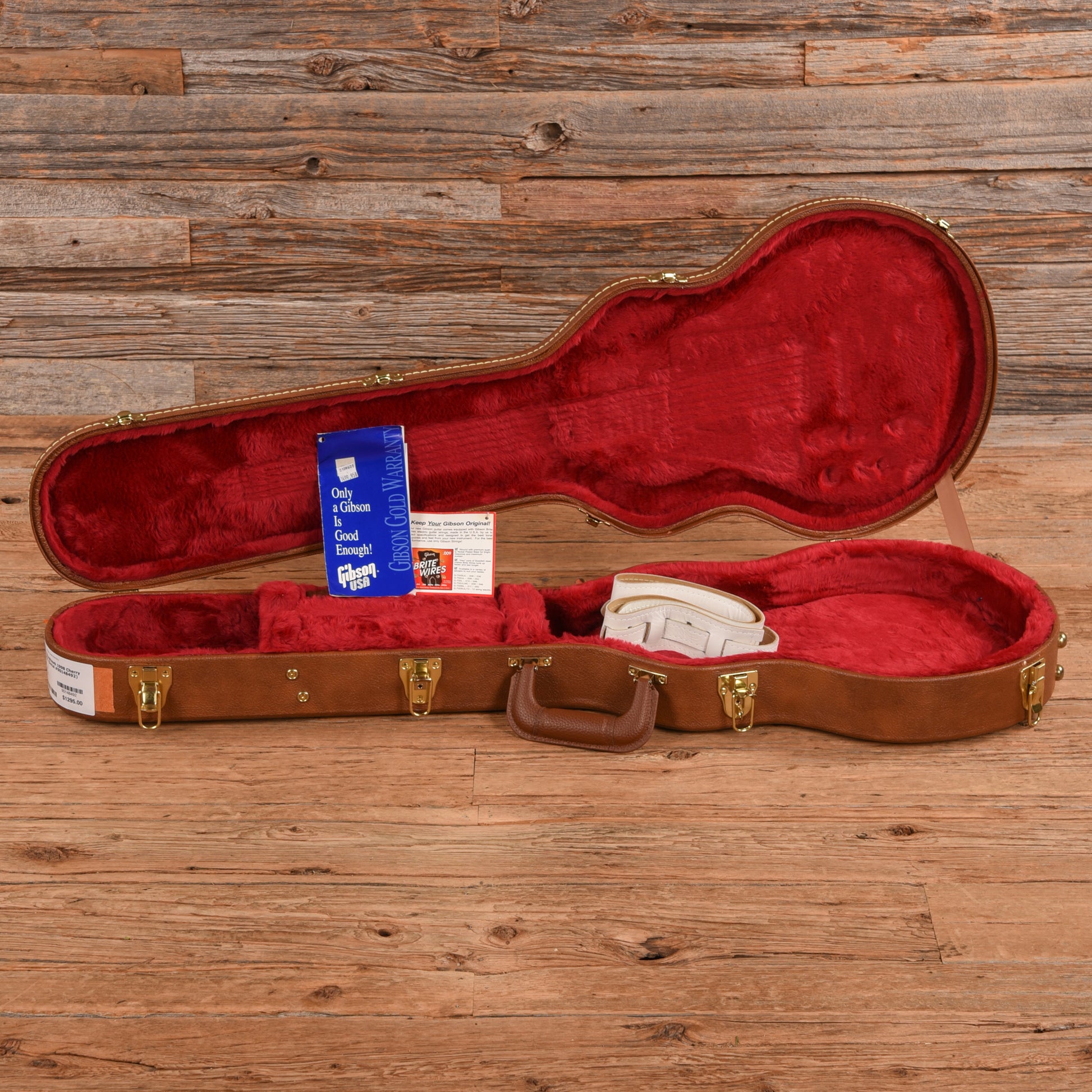 Gibson Blueshawk Cherry 1998 Electric Guitars / Semi-Hollow