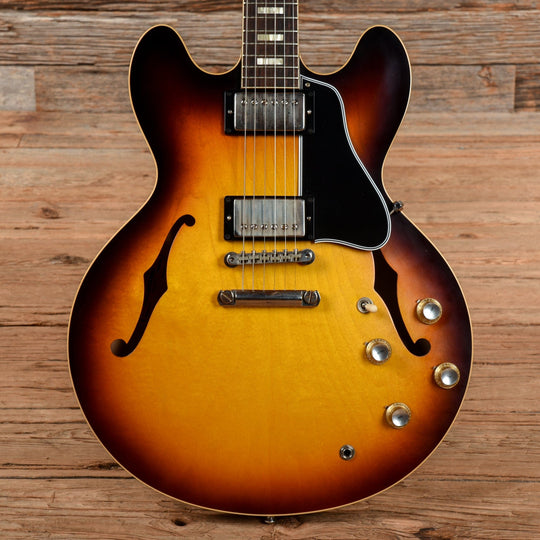 Gibson Custom '64 ES-335 Sunburst Electric Guitars / Semi-Hollow