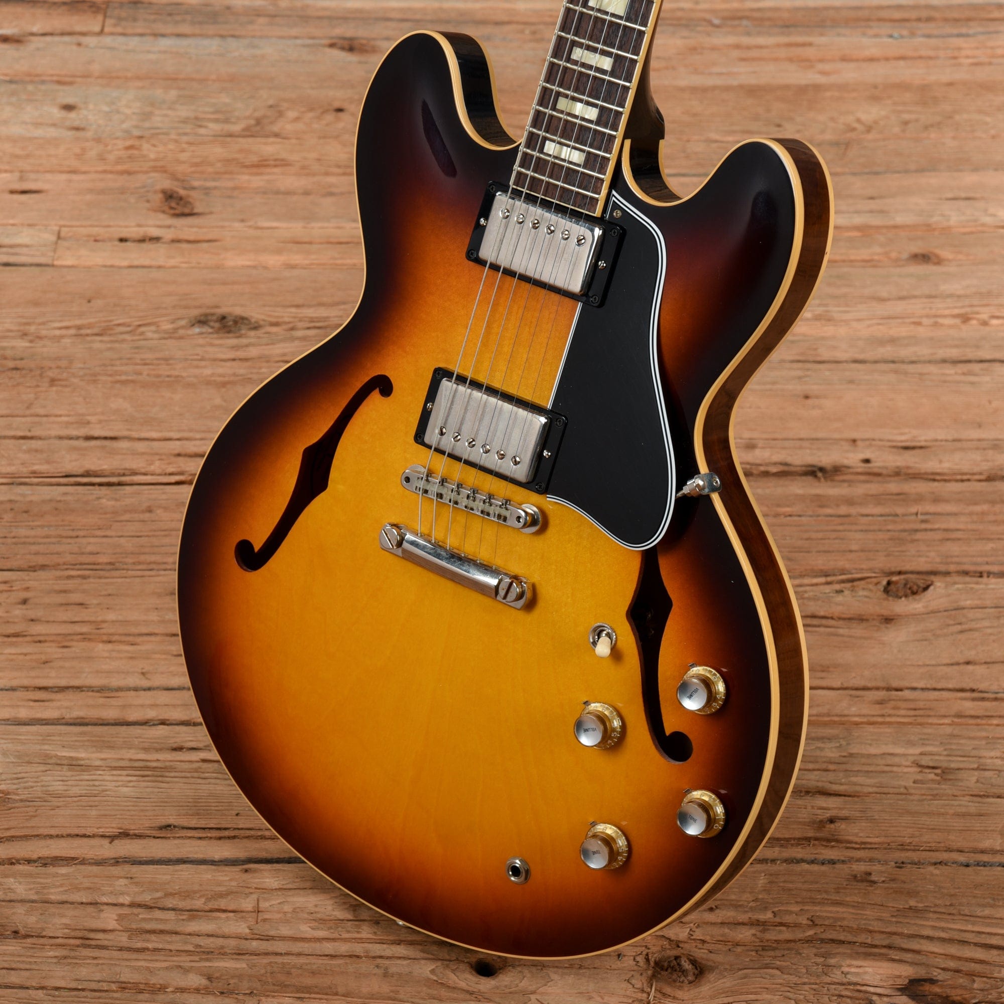 Gibson Custom '64 ES-335 Sunburst Electric Guitars / Semi-Hollow