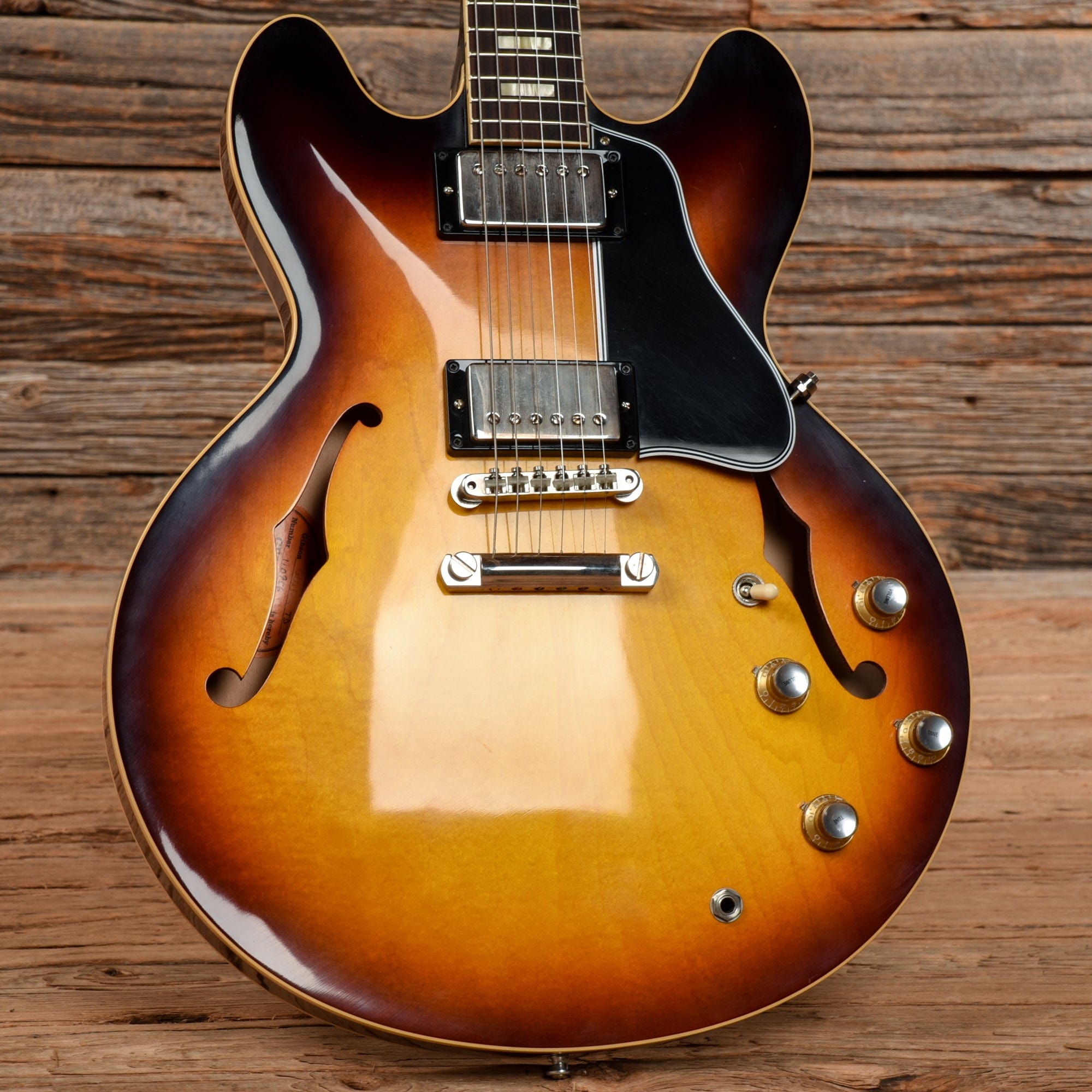 Gibson Custom '64 ES-335 Sunburst Electric Guitars / Semi-Hollow