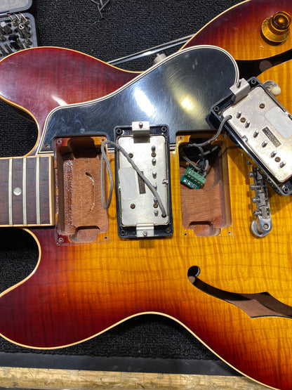 Gibson Custom CS-336 Sunburst 2007 Electric Guitars / Semi-Hollow