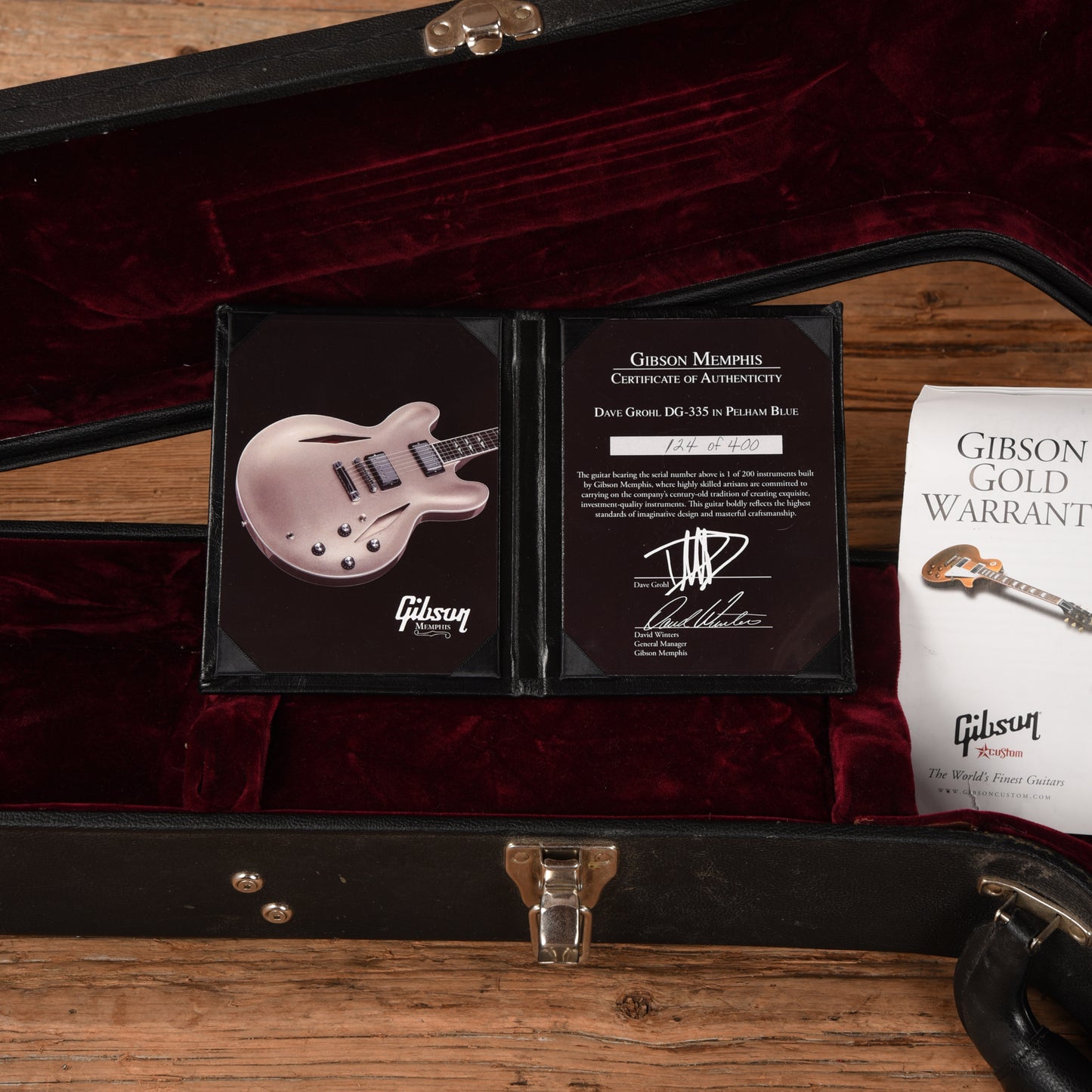 Gibson Dave Grohl Signature DG-335 Gold 2014 Electric Guitars / Semi-Hollow