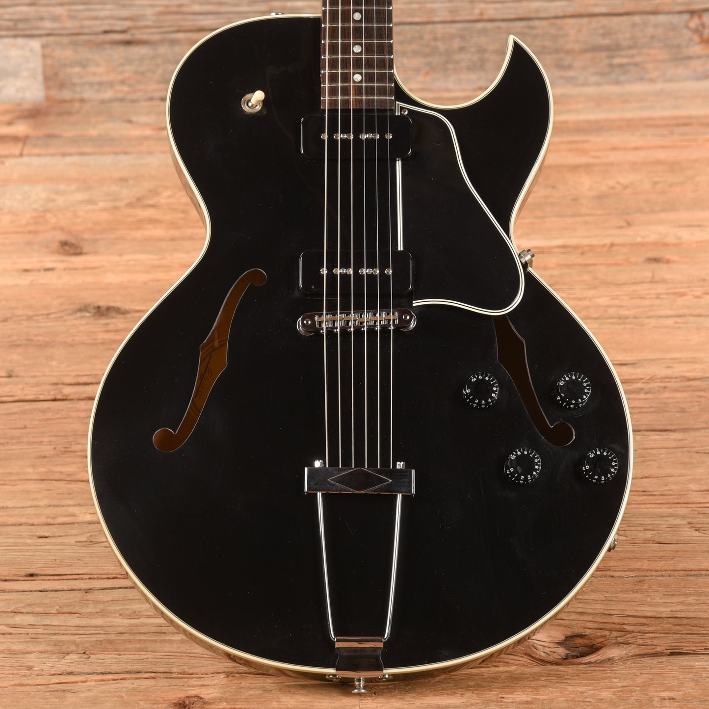 Gibson ES-135 Ebony 2002 Electric Guitars / Semi-Hollow