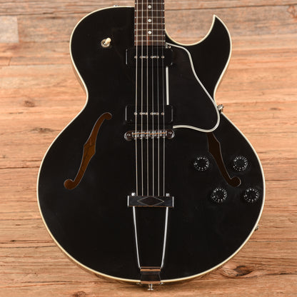 Gibson ES-135 Ebony 2002 Electric Guitars / Semi-Hollow