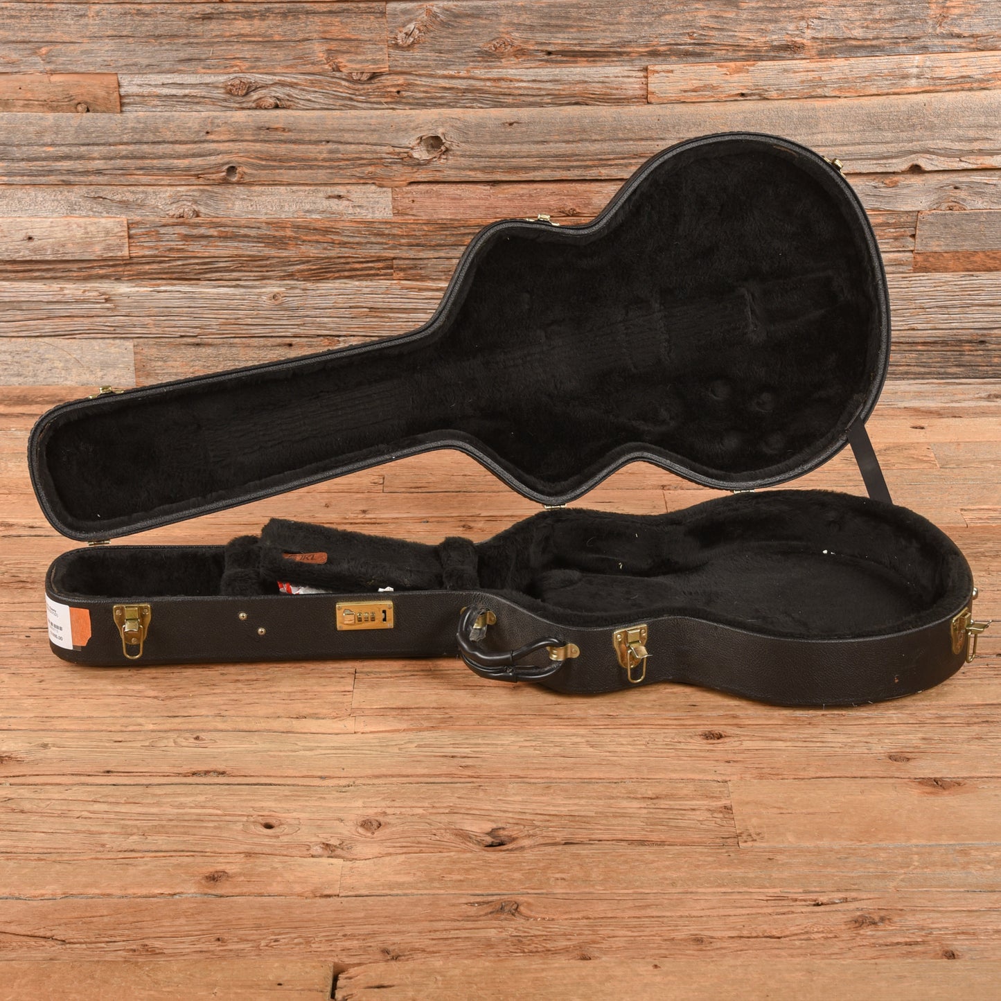 Gibson ES-135 Ebony 2002 Electric Guitars / Semi-Hollow