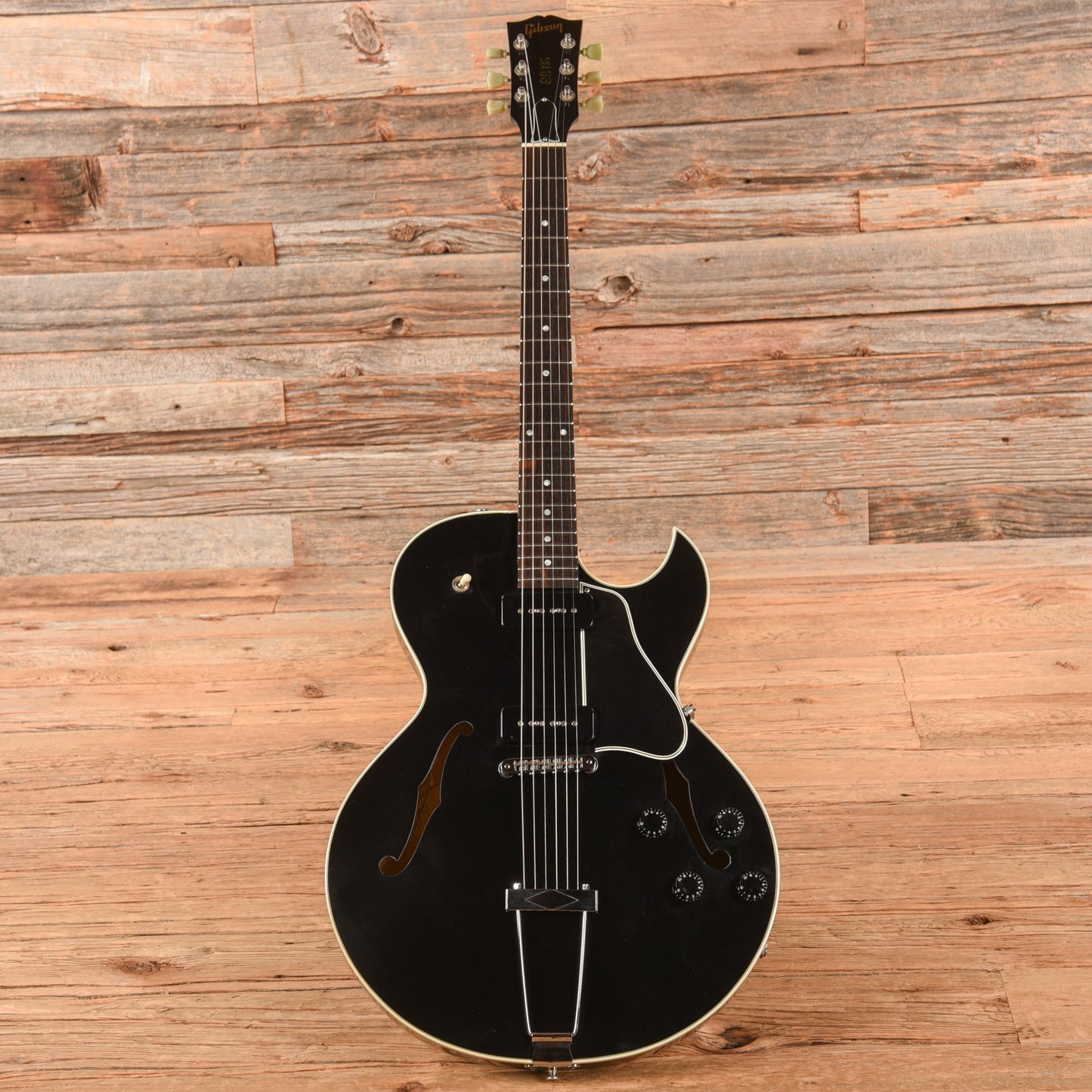 Gibson ES-135 Ebony 2002 Electric Guitars / Semi-Hollow