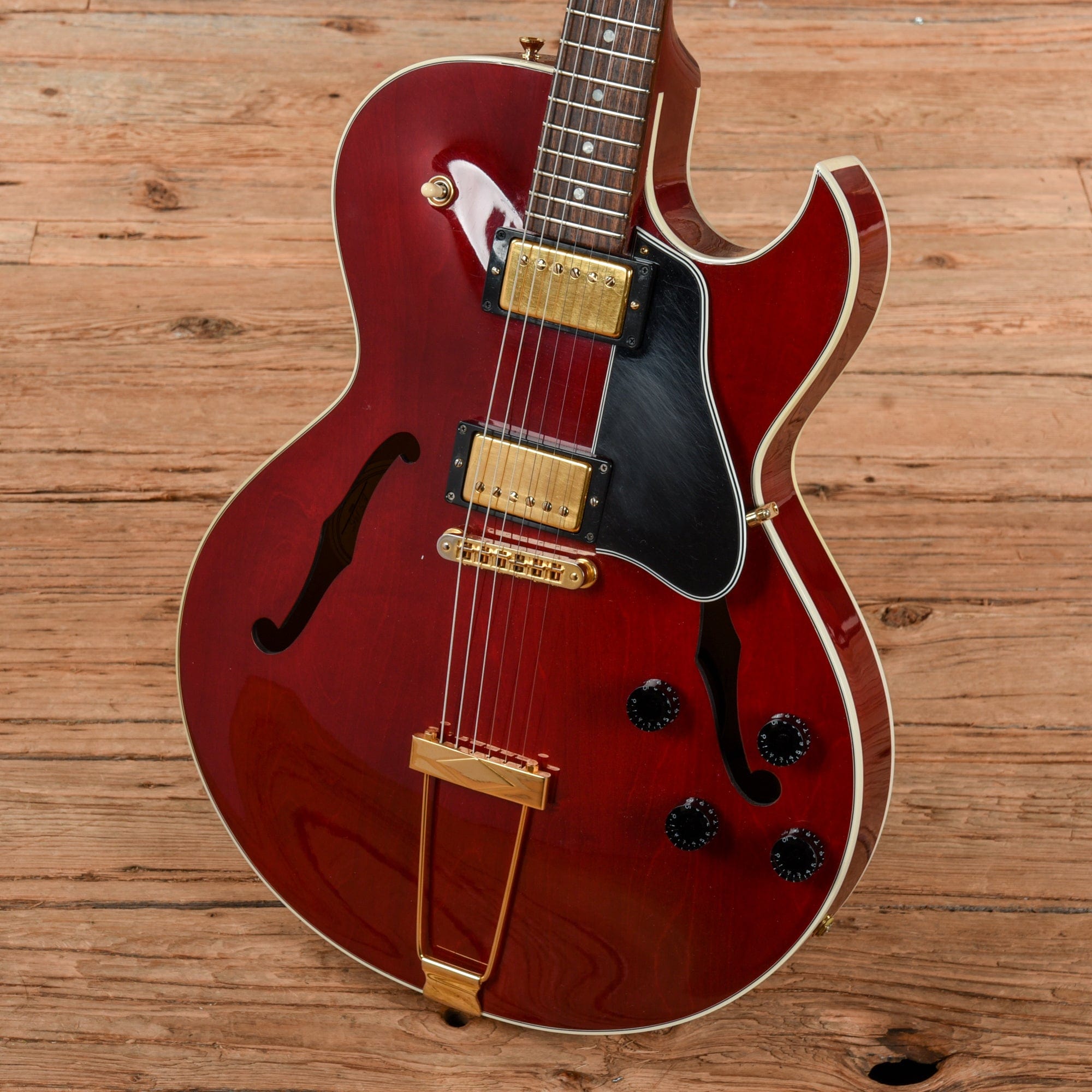 GIBSON ES135（本日3/16 15:00まで期間限定出品） Gibson ES-135 Wine Red 2002 – Chicago Music Exchange
