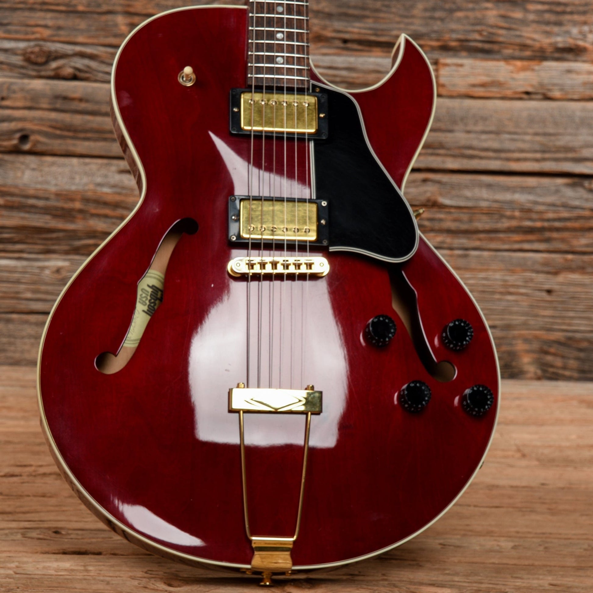 Gibson ES-135 Wine Red 2002 Electric Guitars / Semi-Hollow