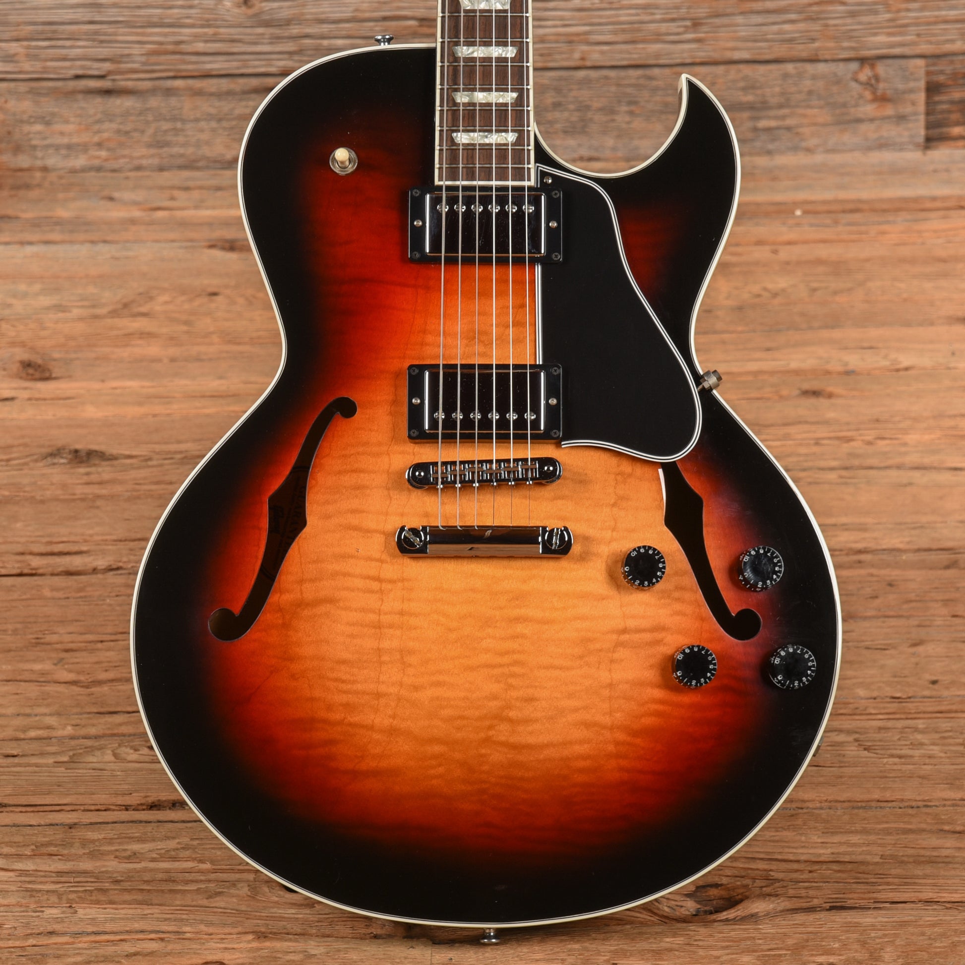 Gibson ES-137 Classic Sunburst 2005 Electric Guitars / Semi-Hollow