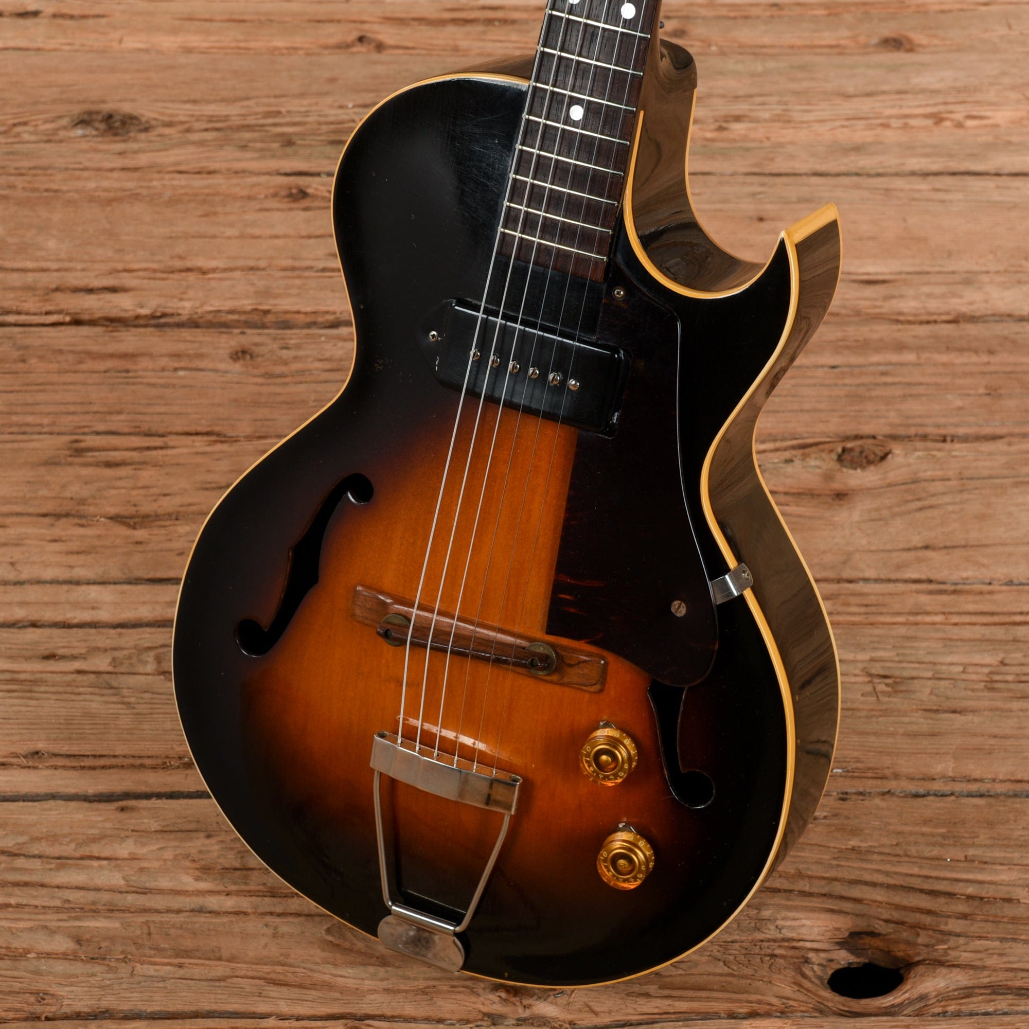 Gibson ES-140 3/4 Sunburst 1954 Electric Guitars / Semi-Hollow