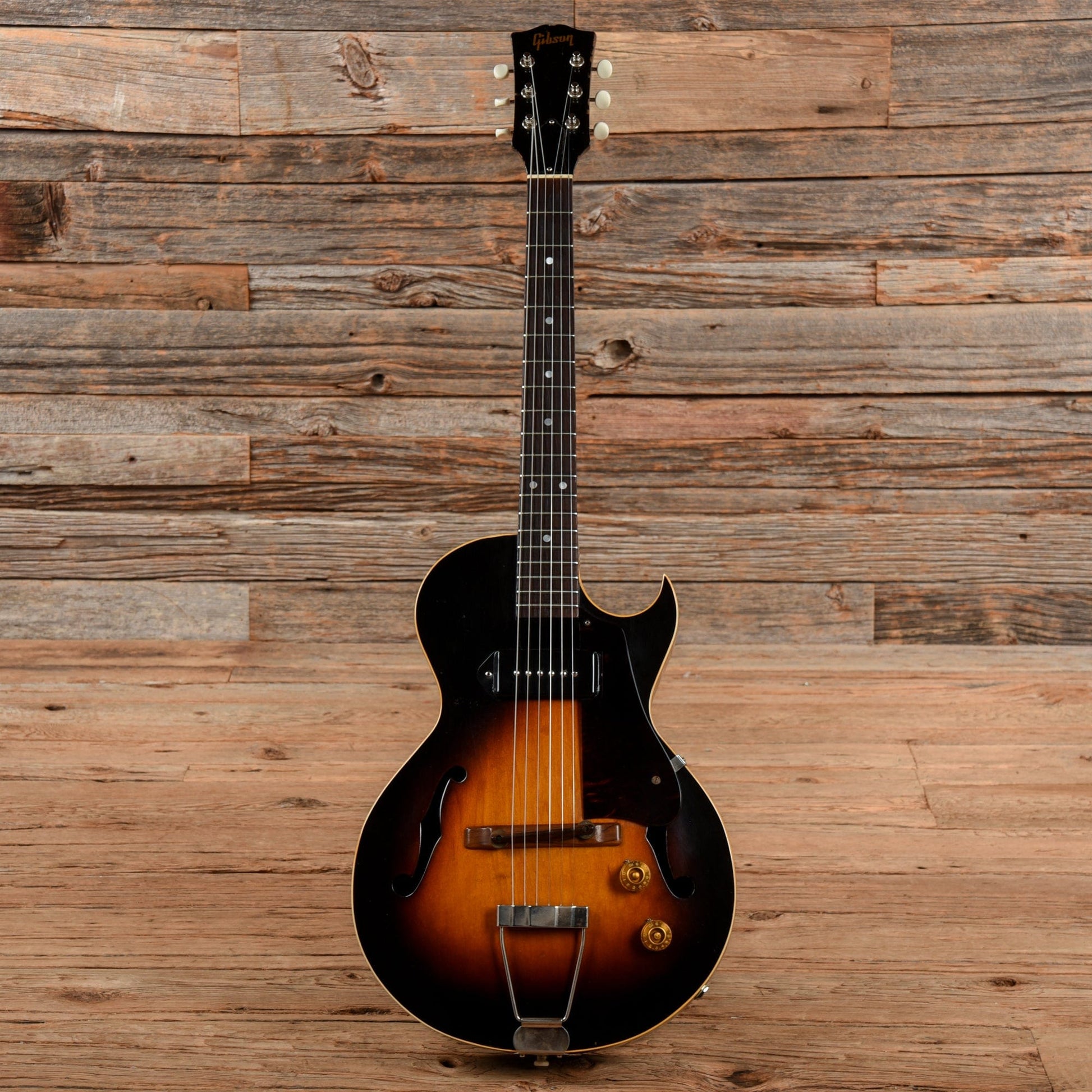 Gibson ES-140 3/4 Sunburst 1954 Electric Guitars / Semi-Hollow