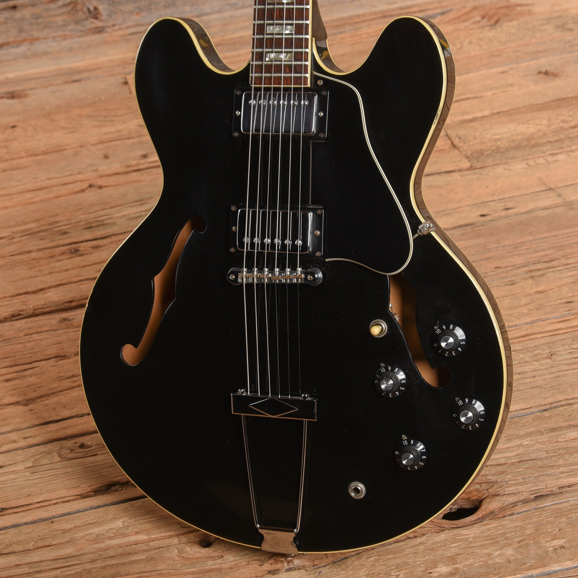 Gibson ES-335 Black 1975 Electric Guitars / Semi-Hollow