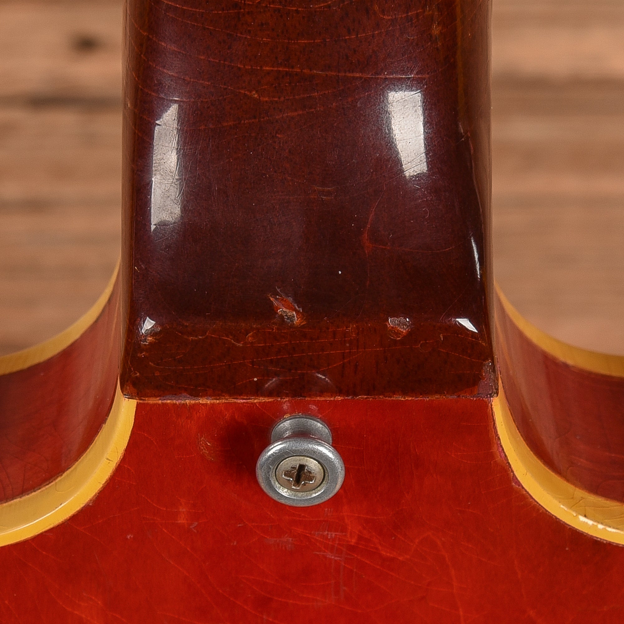 Gibson ES-335 Cherry 1968 Electric Guitars / Semi-Hollow