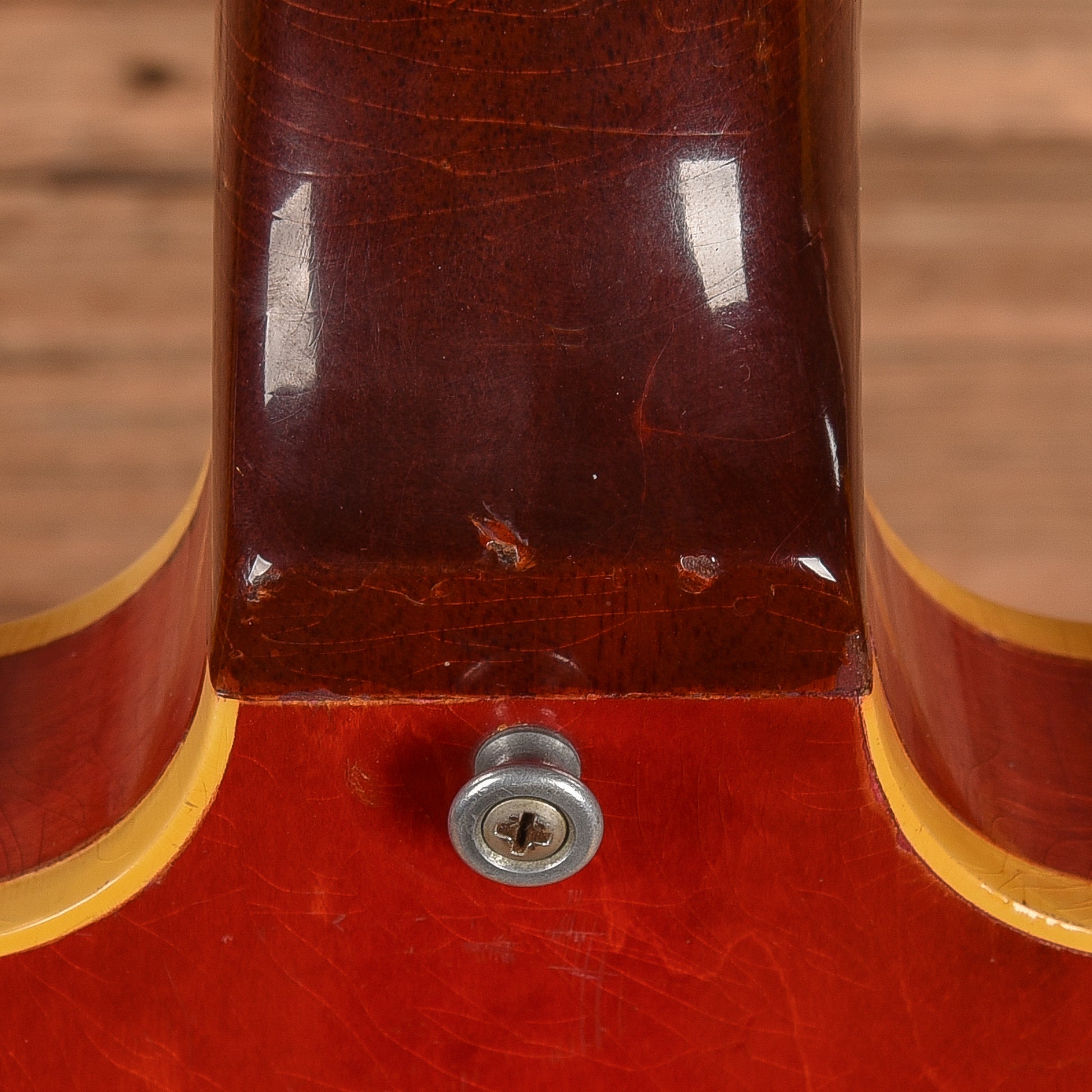 Gibson ES-335 Cherry 1968 Electric Guitars / Semi-Hollow