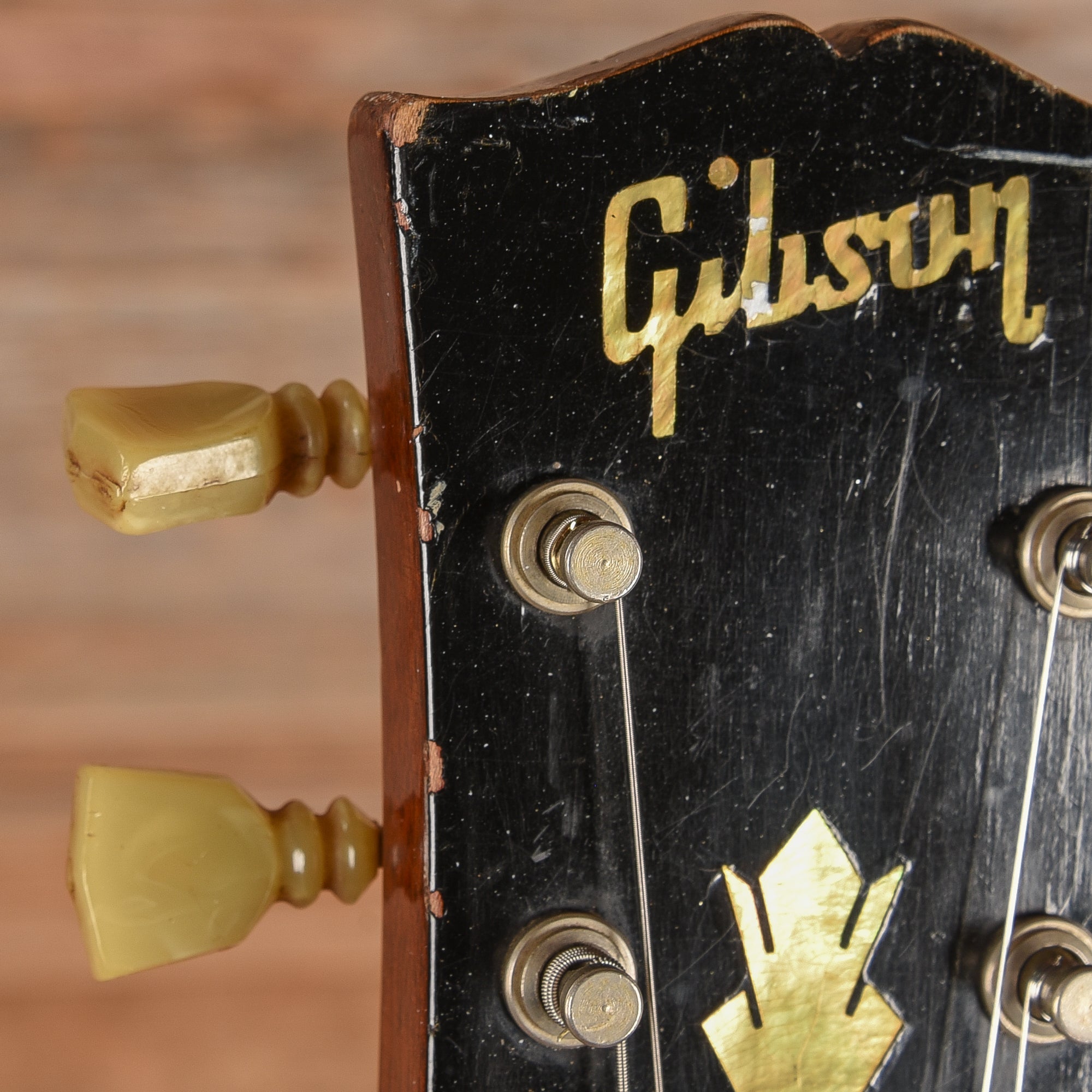 Gibson ES-335 Cherry 1968 Electric Guitars / Semi-Hollow
