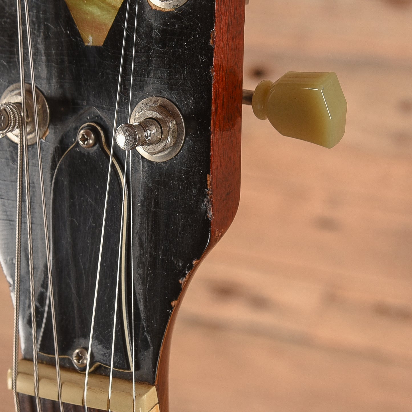 Gibson ES-335 Cherry 1968 Electric Guitars / Semi-Hollow