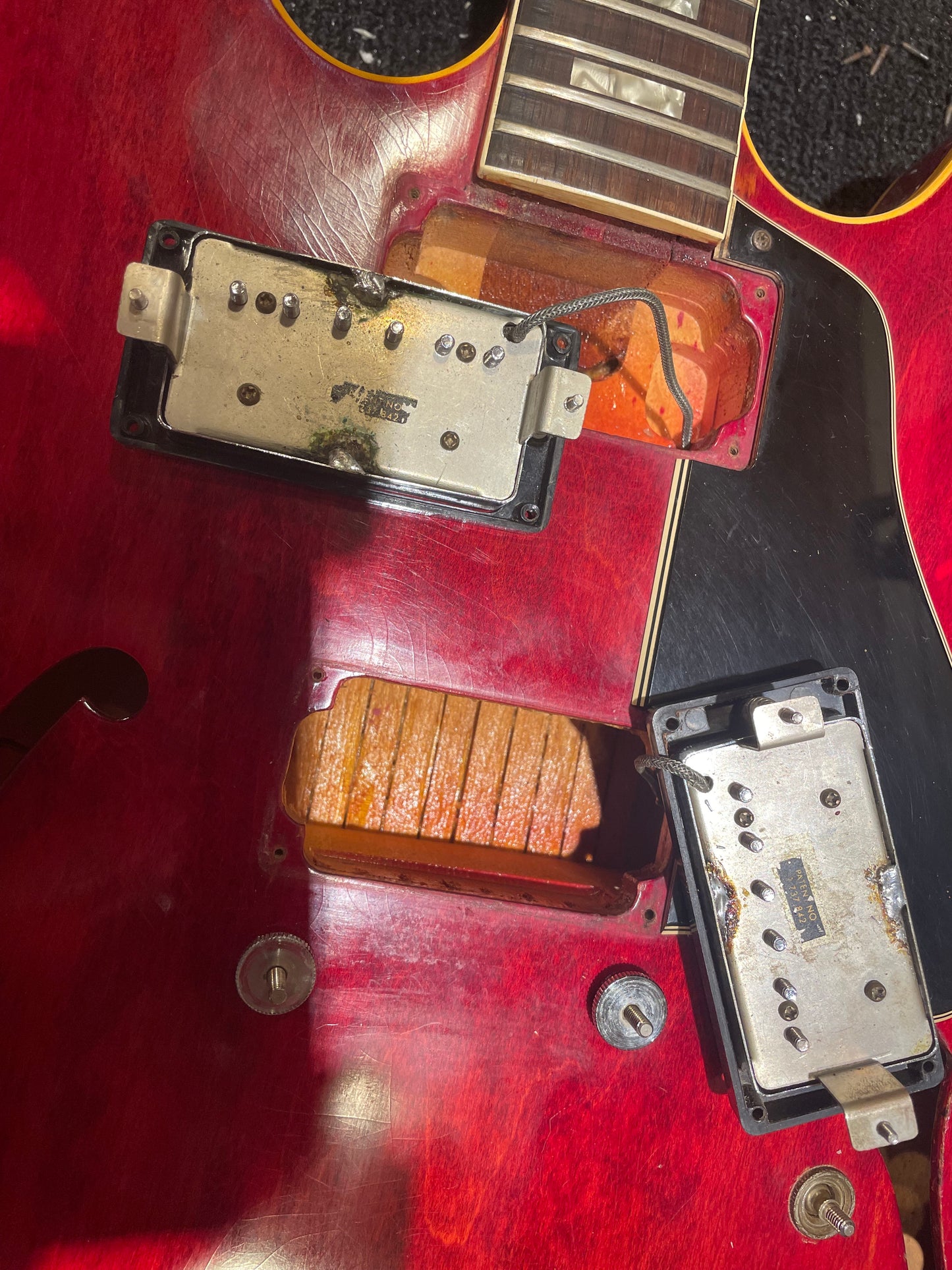 Gibson ES-335 Cherry 1968 Electric Guitars / Semi-Hollow