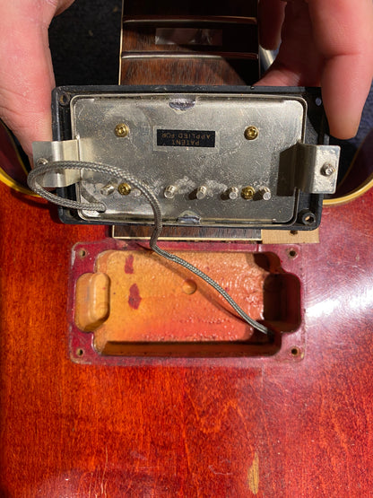 Gibson ES-335 Cherry 1969 Electric Guitars / Semi-Hollow