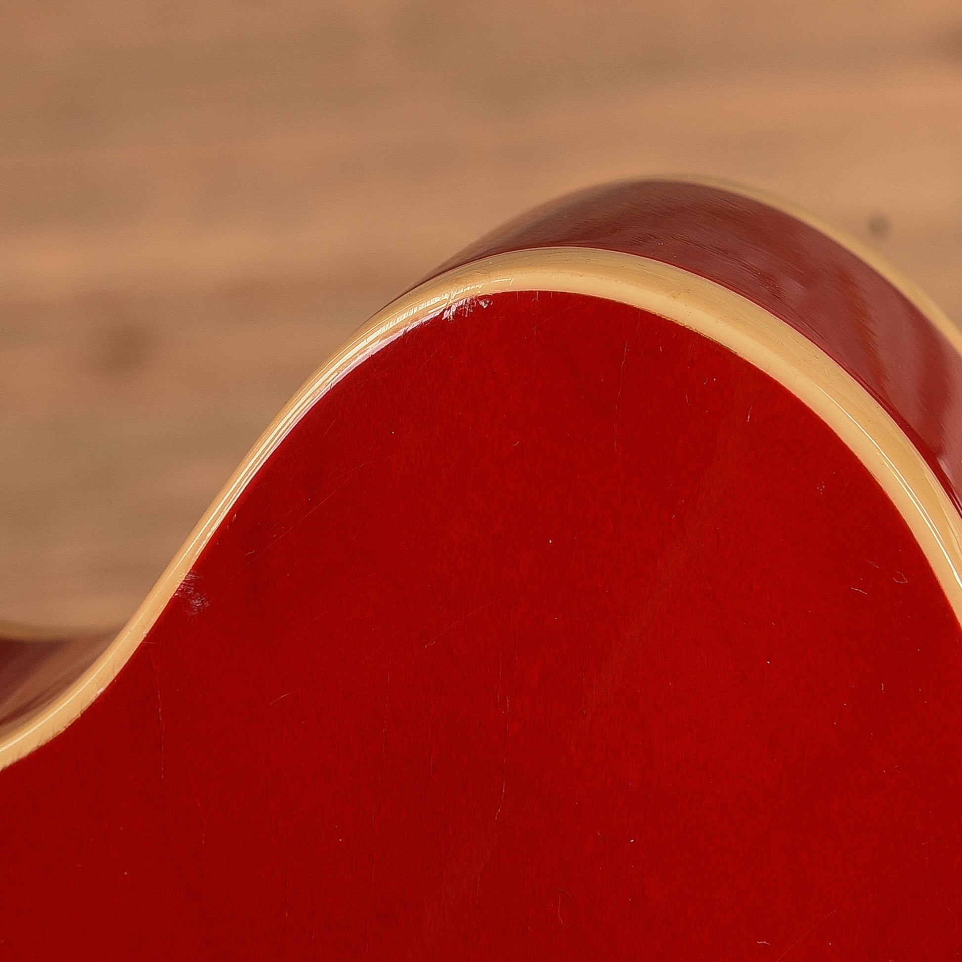 Gibson ES-335 Dot Reissue Cherry 1986 Electric Guitars / Semi-Hollow