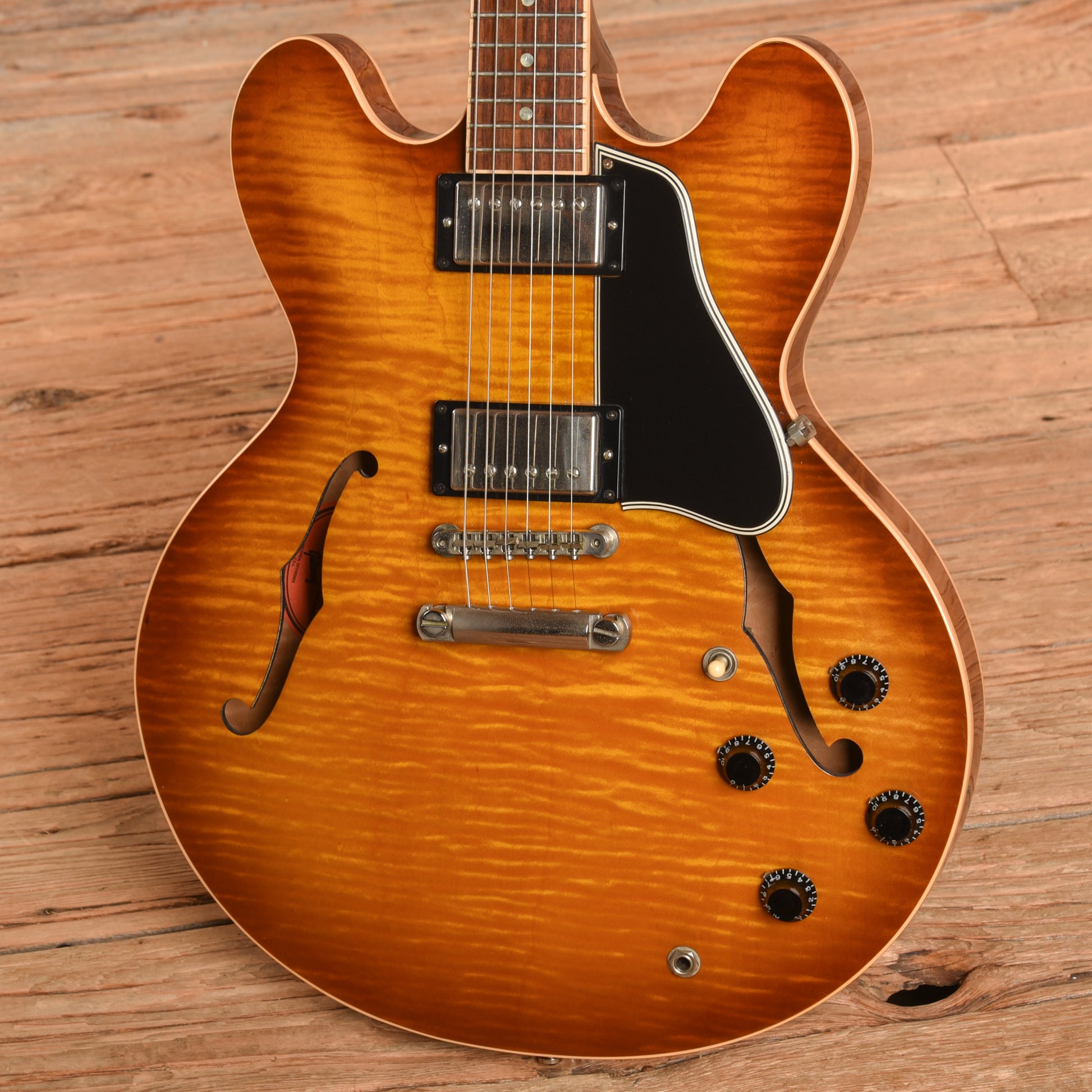 Gibson ES-335 Dot Reissue Sunburst 2004 Electric Guitars / Semi-Hollow