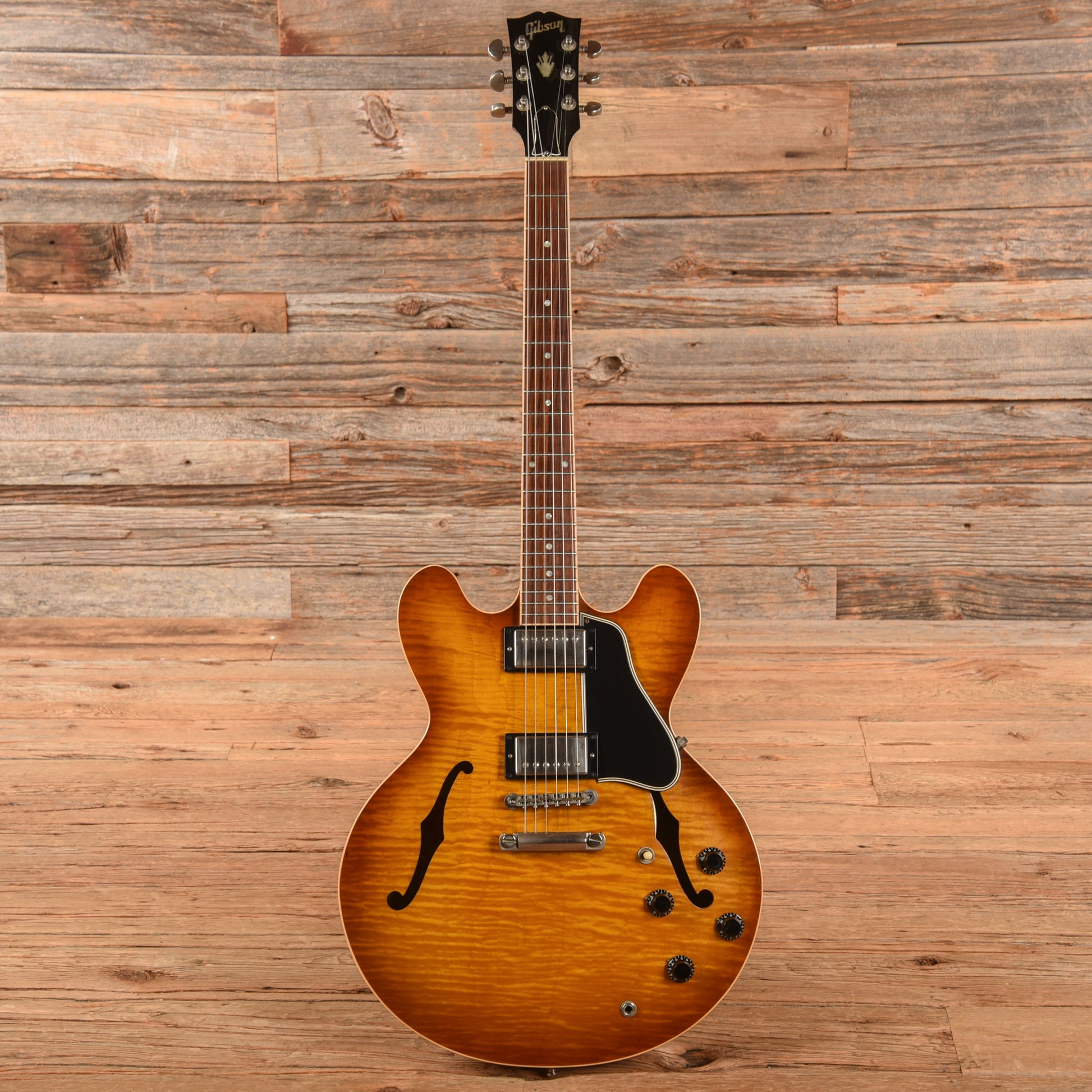 Gibson ES-335 Dot Reissue Sunburst 2004 Electric Guitars / Semi-Hollow