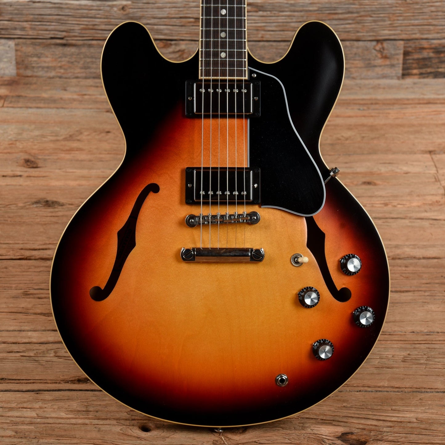 Gibson ES-335 Dot Satin Sunburst 2019 Electric Guitars / Semi-Hollow