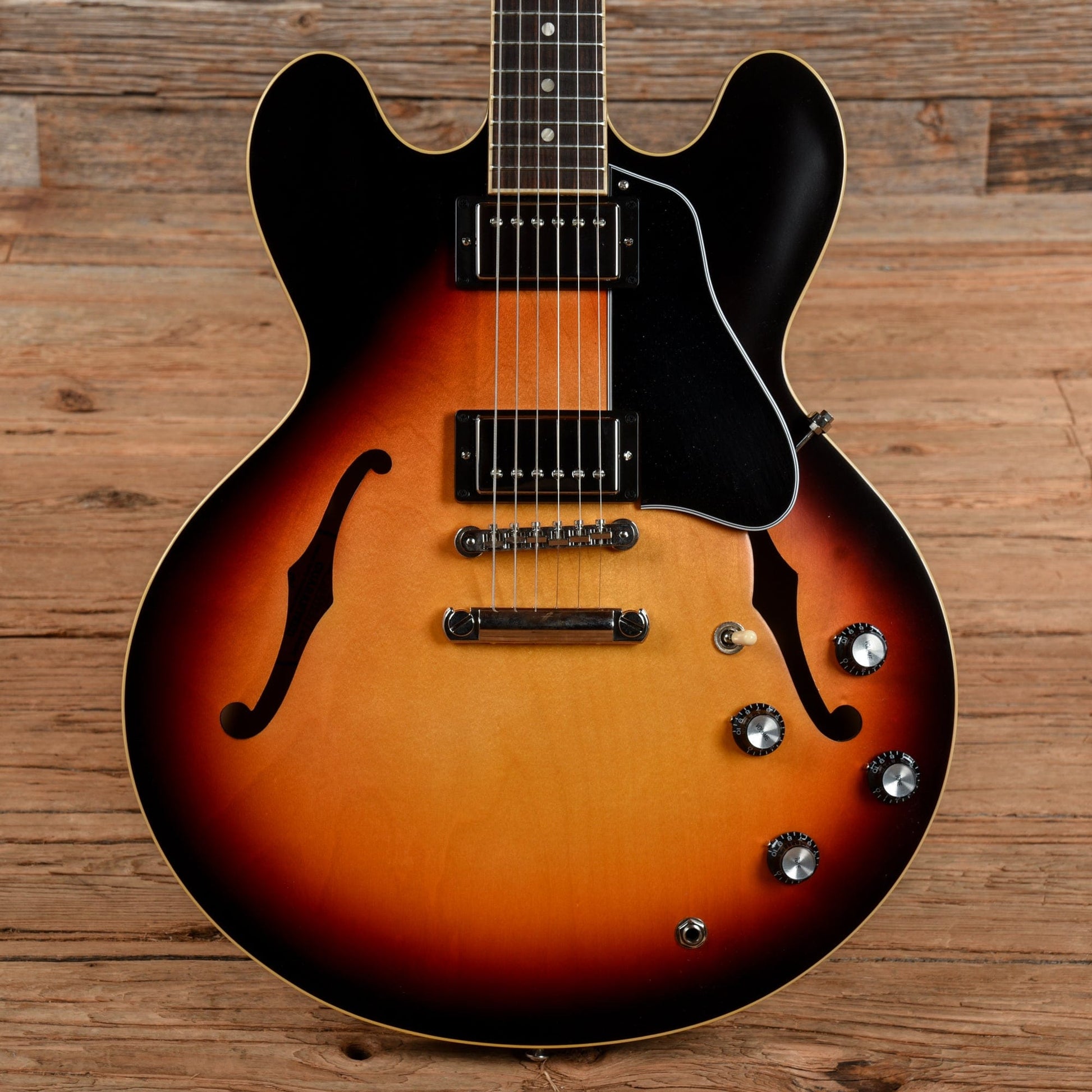 Gibson ES-335 Dot Satin Sunburst 2019 Electric Guitars / Semi-Hollow
