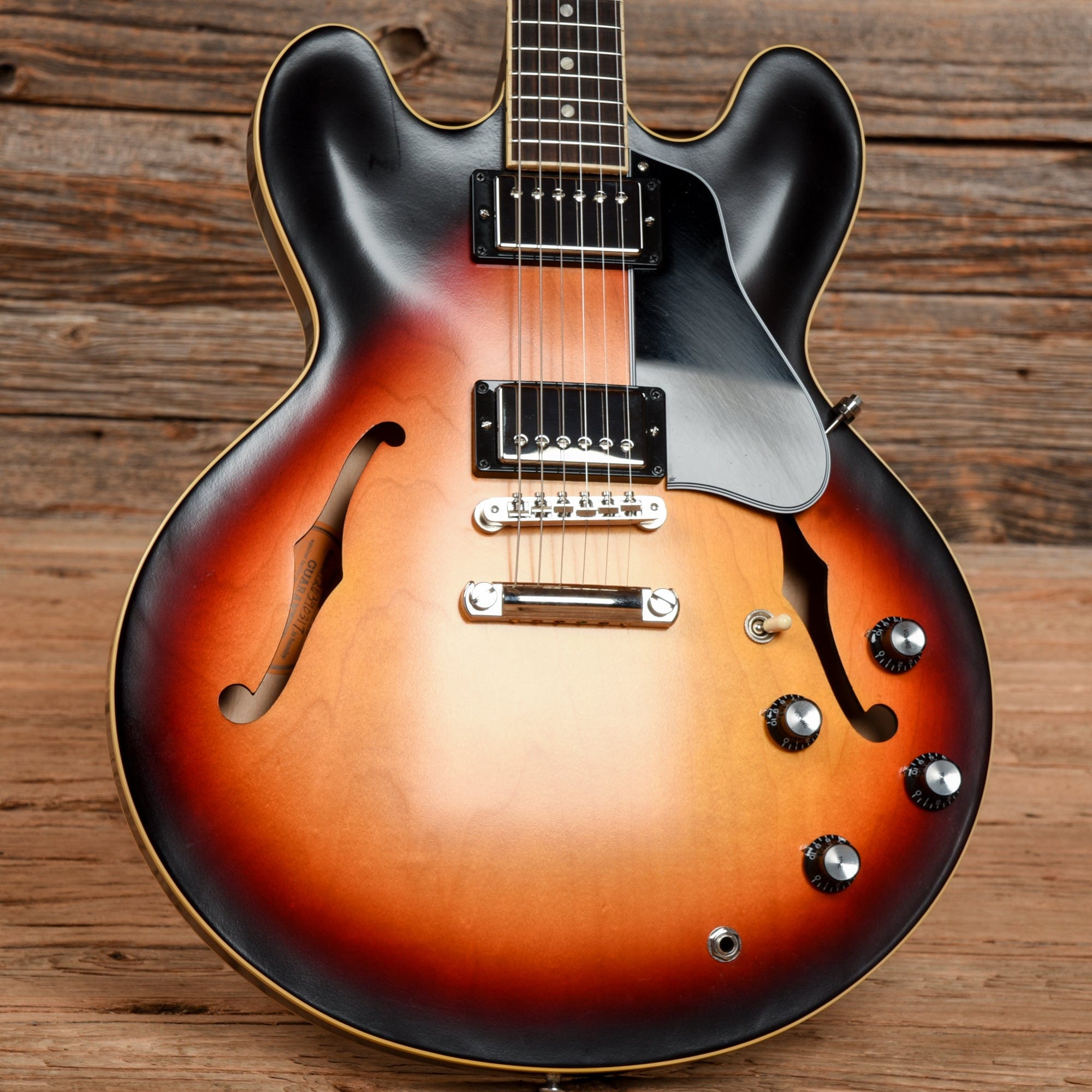 Gibson ES-335 Dot Satin Sunburst 2019 Electric Guitars / Semi-Hollow