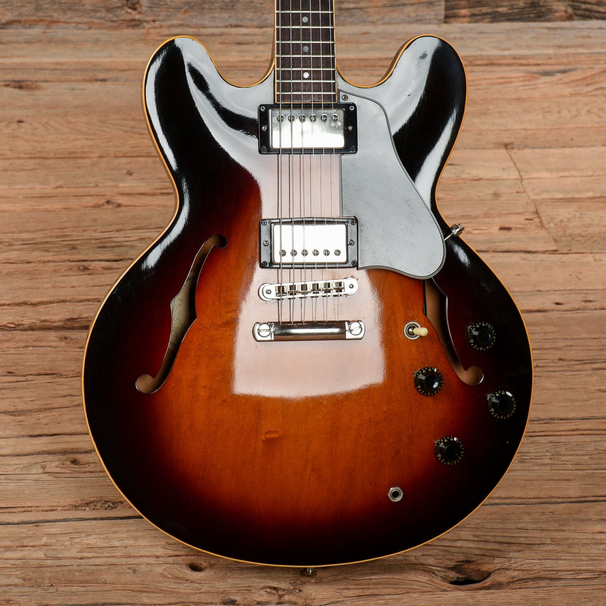 Gibson ES-335 Dot Sunburst 1983 Electric Guitars / Semi-Hollow